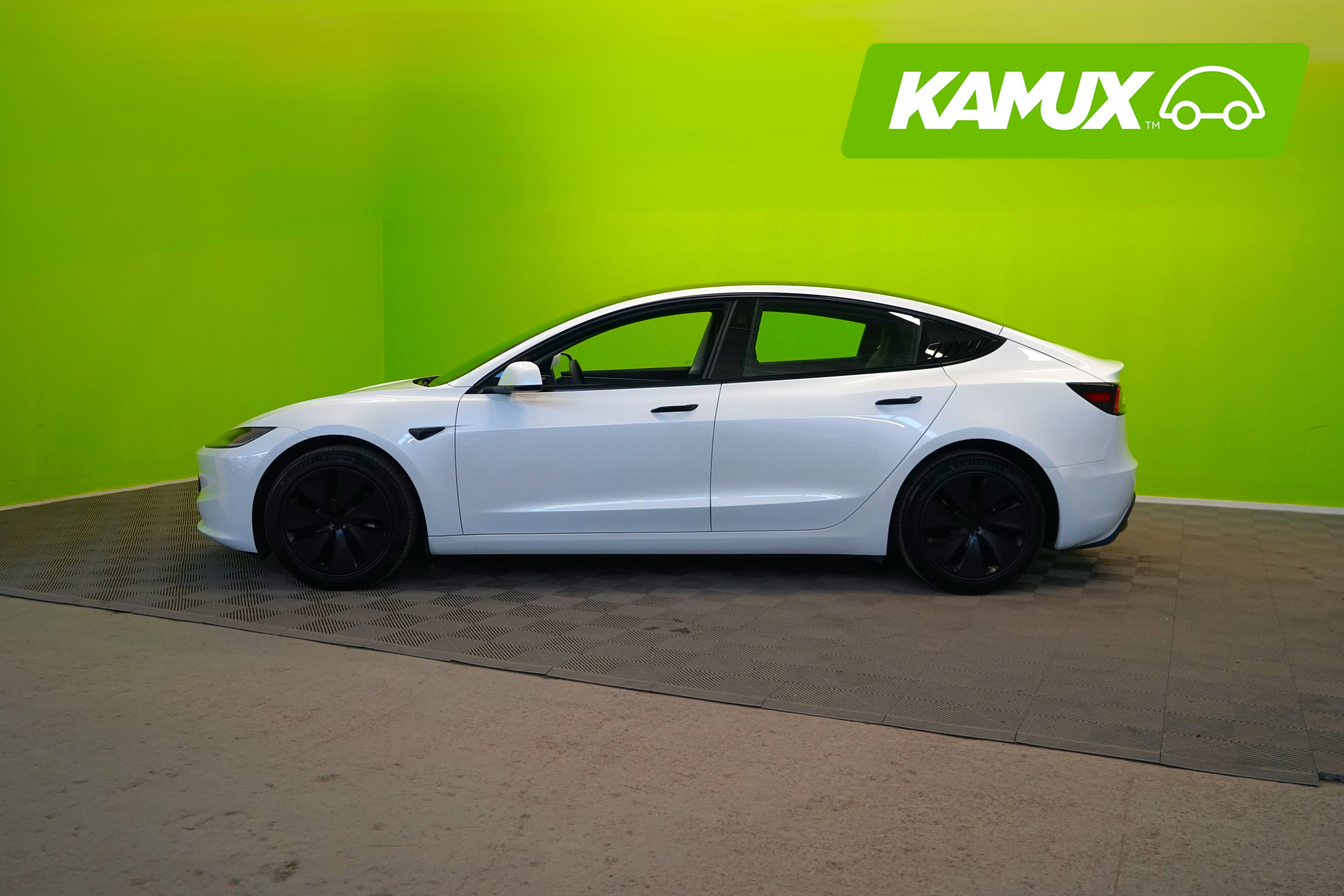 Tesla Model 3 2024