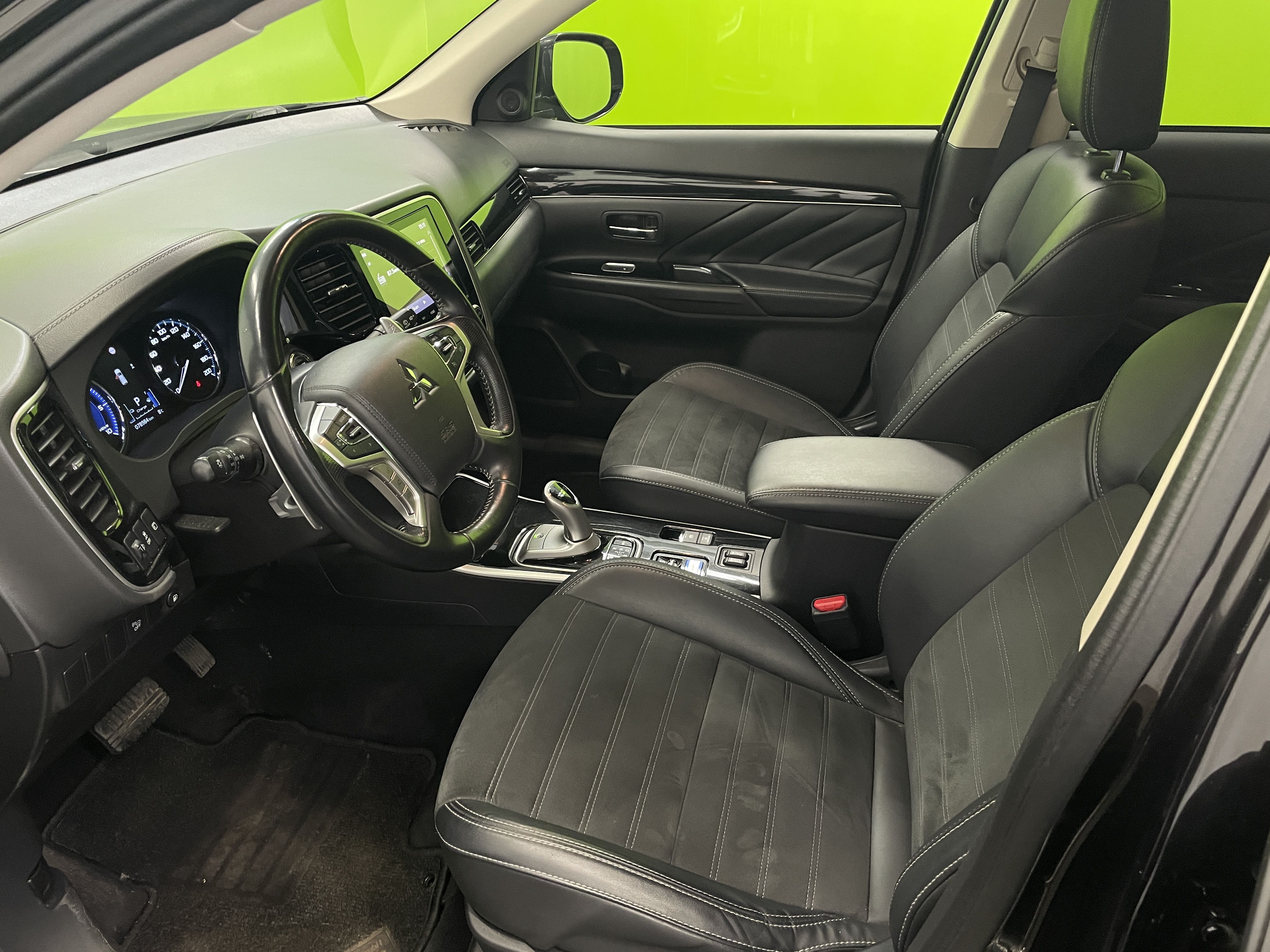 Mitsubishi Outlander PHEV 2020