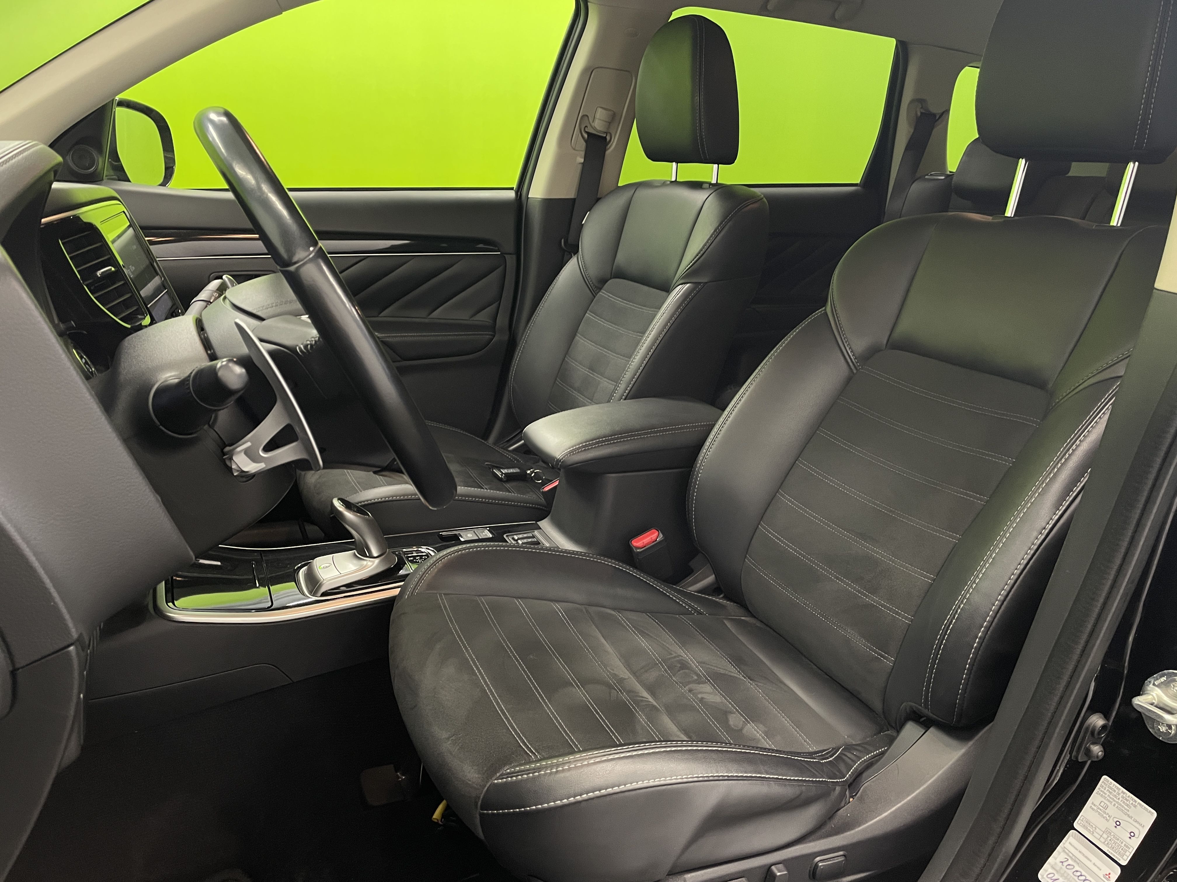 Mitsubishi Outlander PHEV 2020