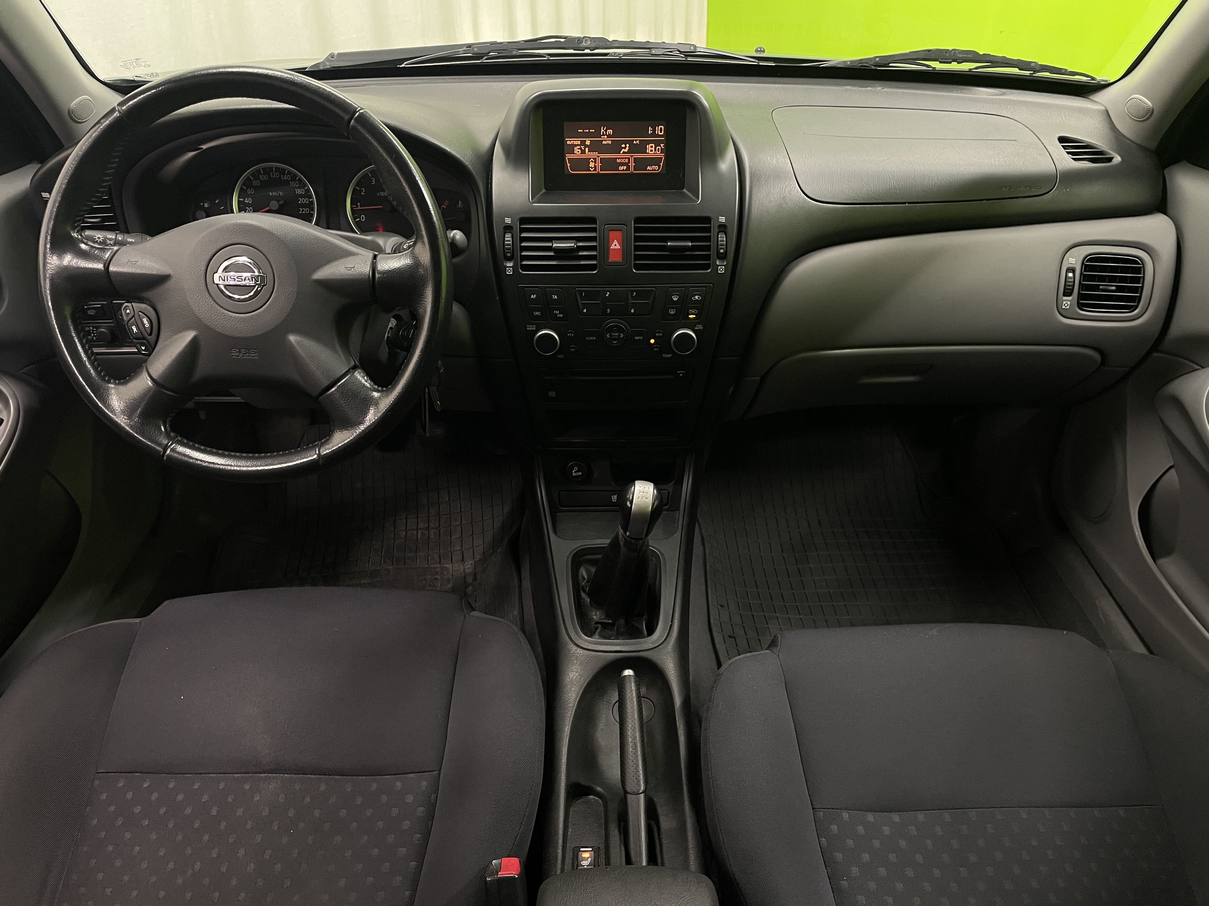 Nissan Almera 2003