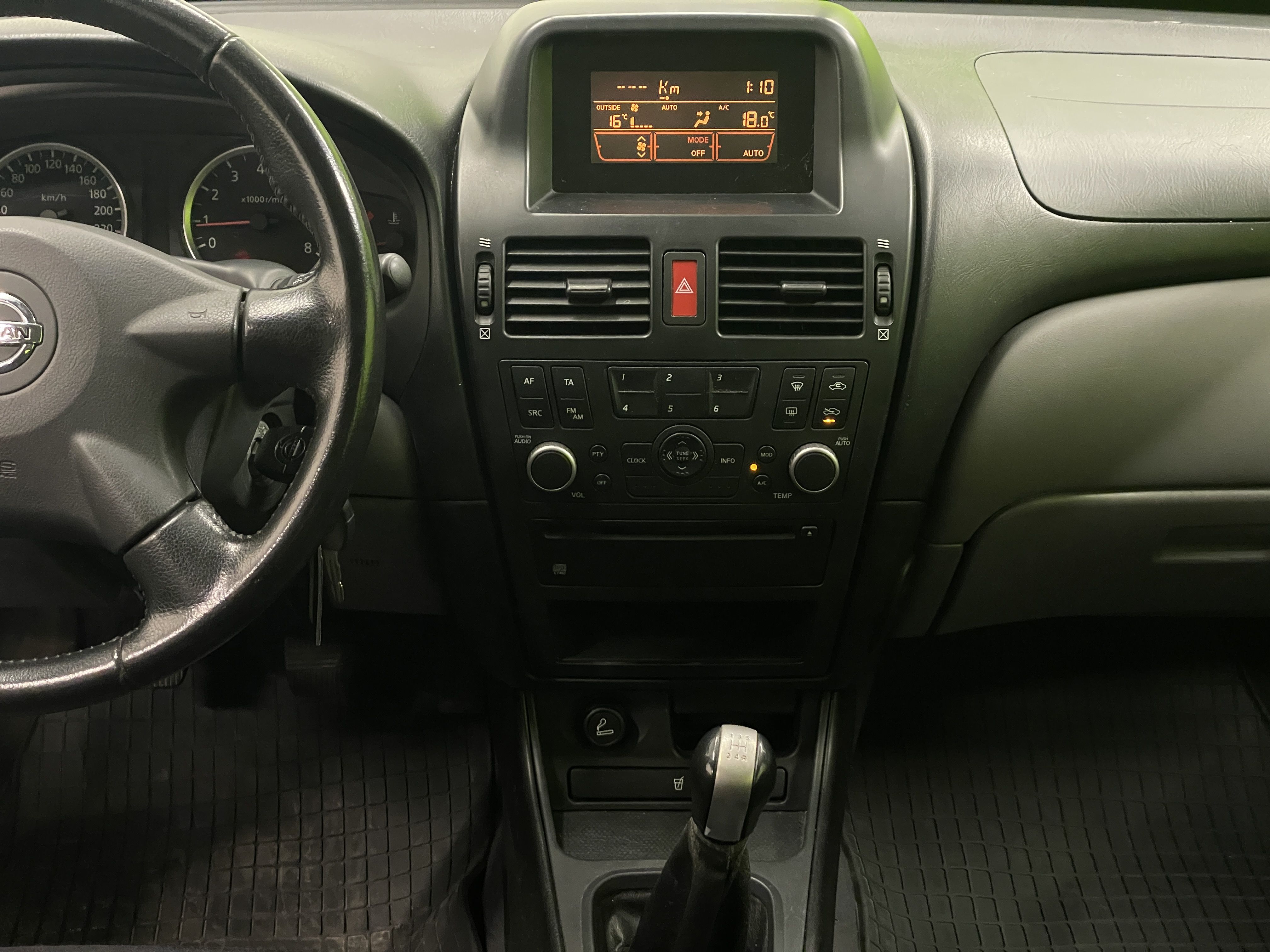 Nissan Almera 2003