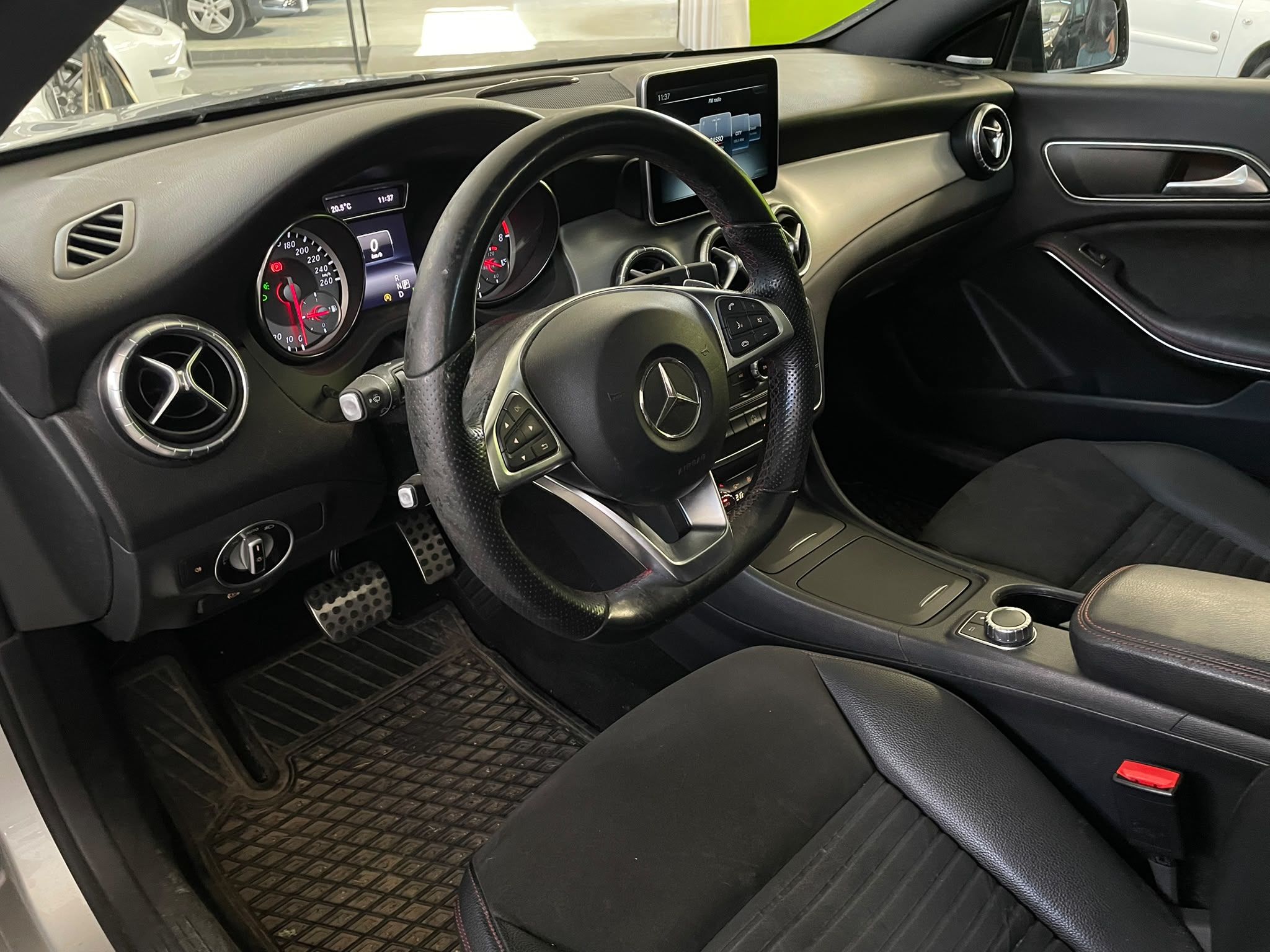 Mercedes-Benz CLA 2015