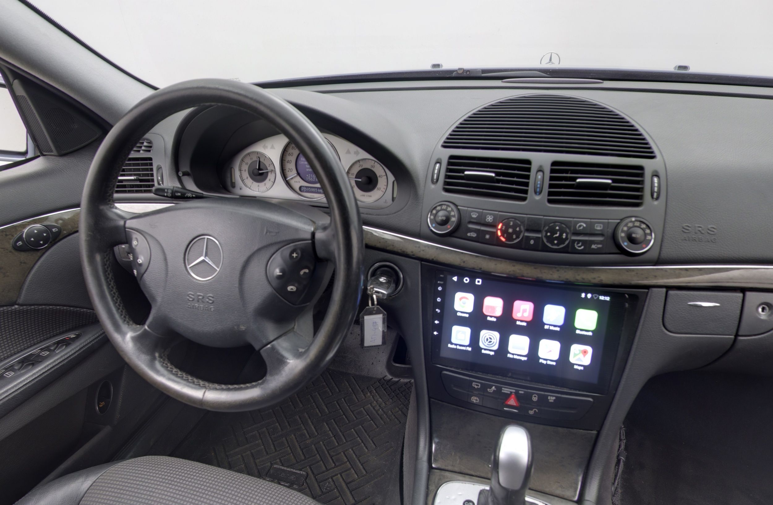 Mercedes-Benz E 2004