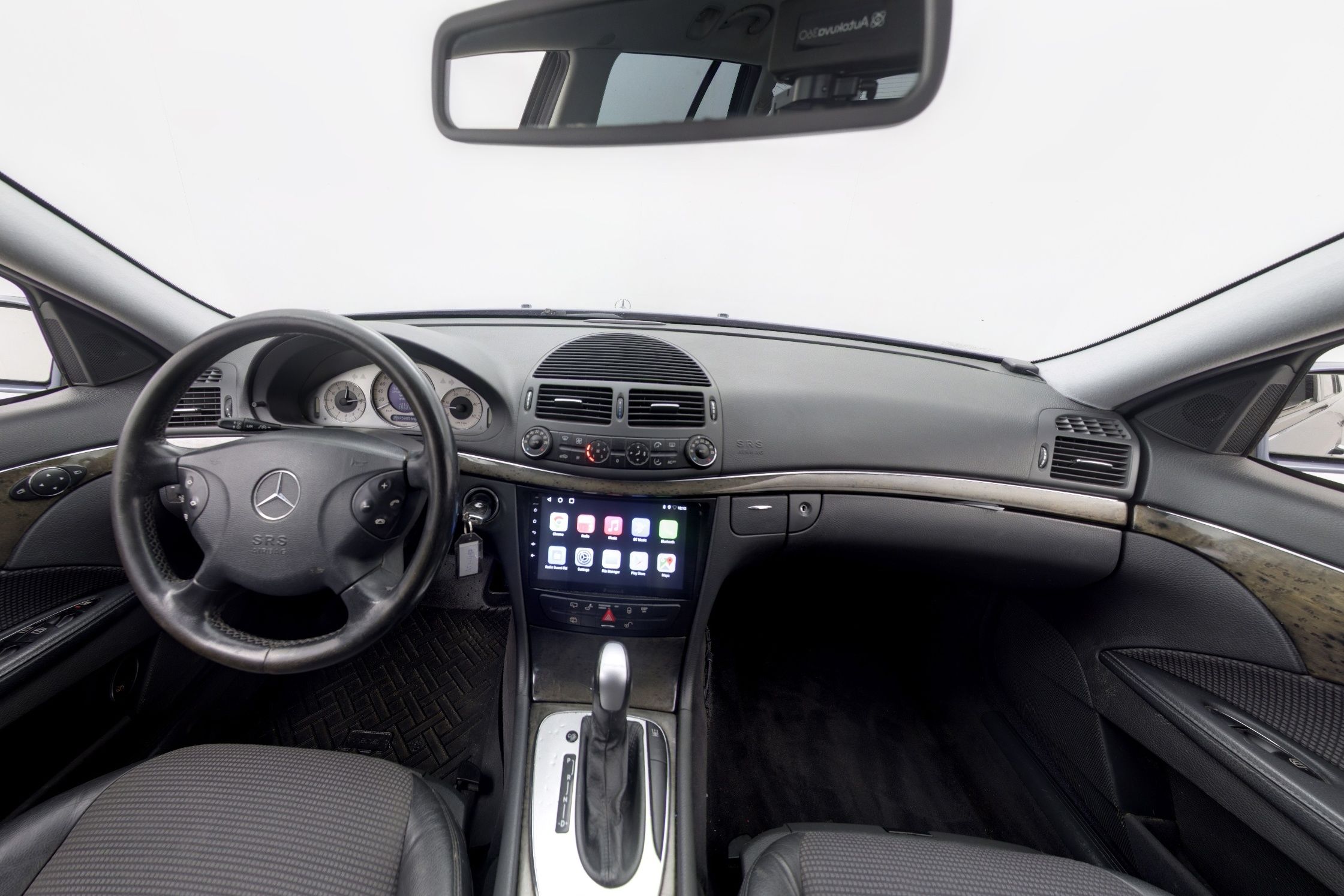 Mercedes-Benz E 2004