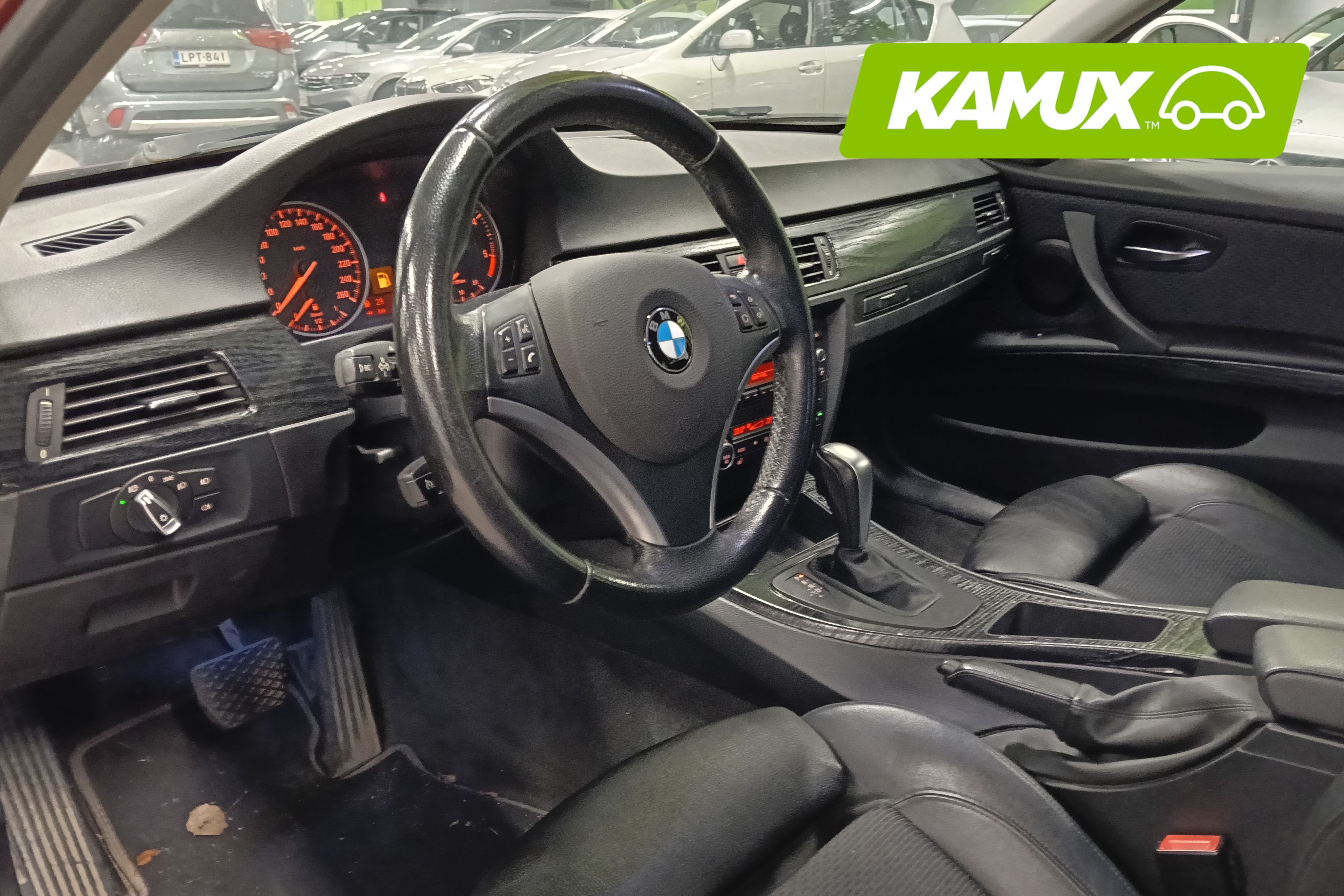 BMW 318 2011