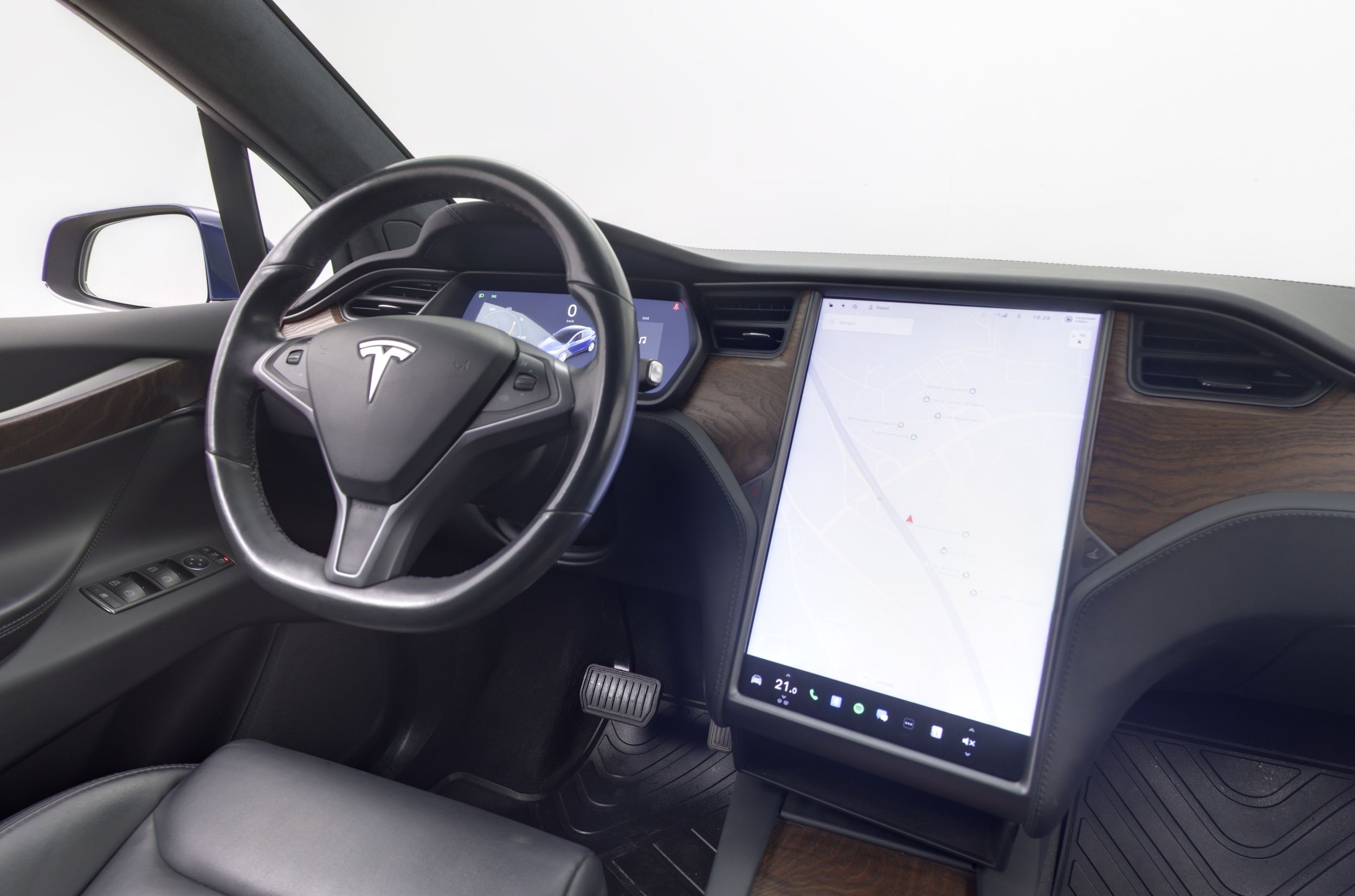Tesla Model X 2020