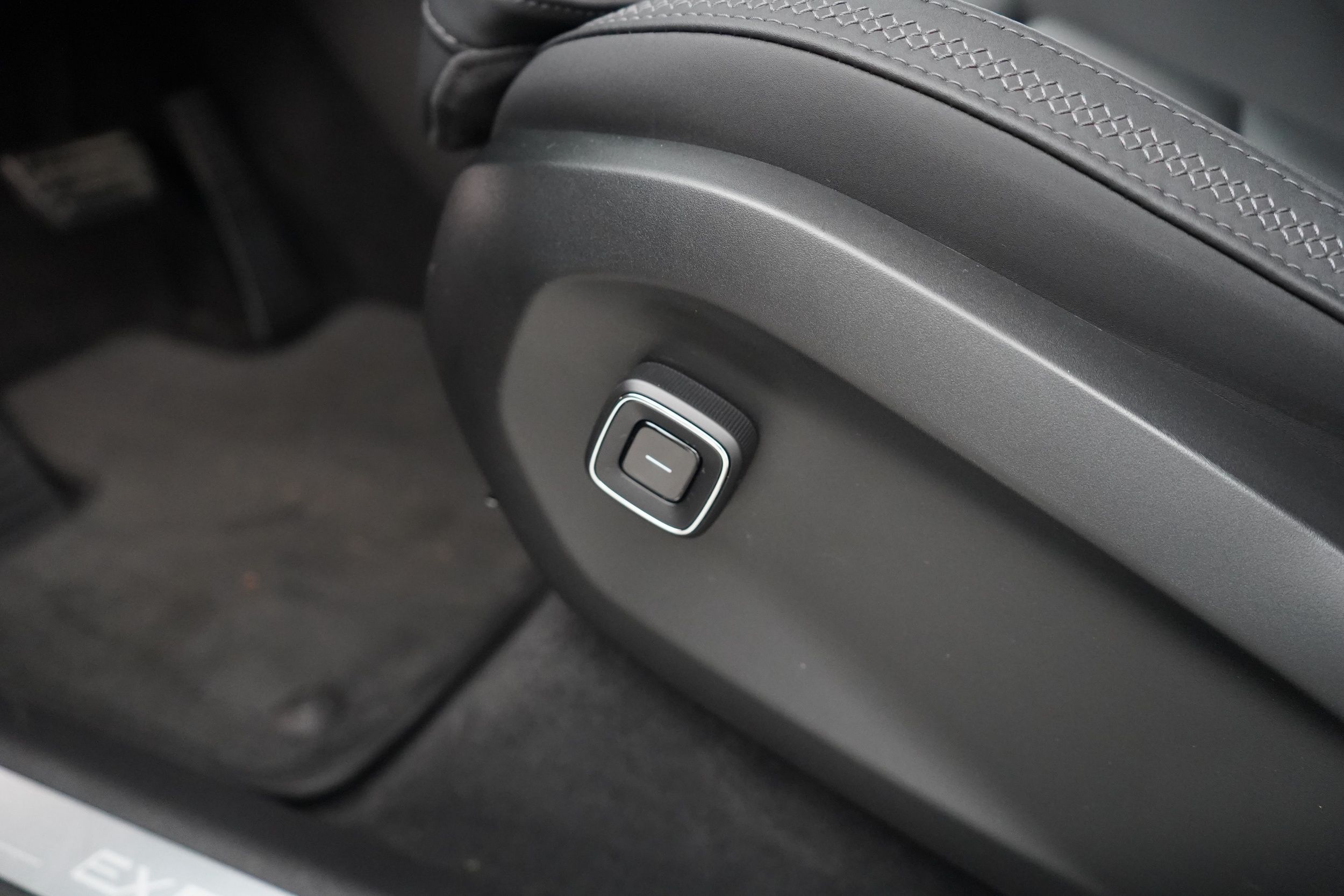Volvo EX90 2025