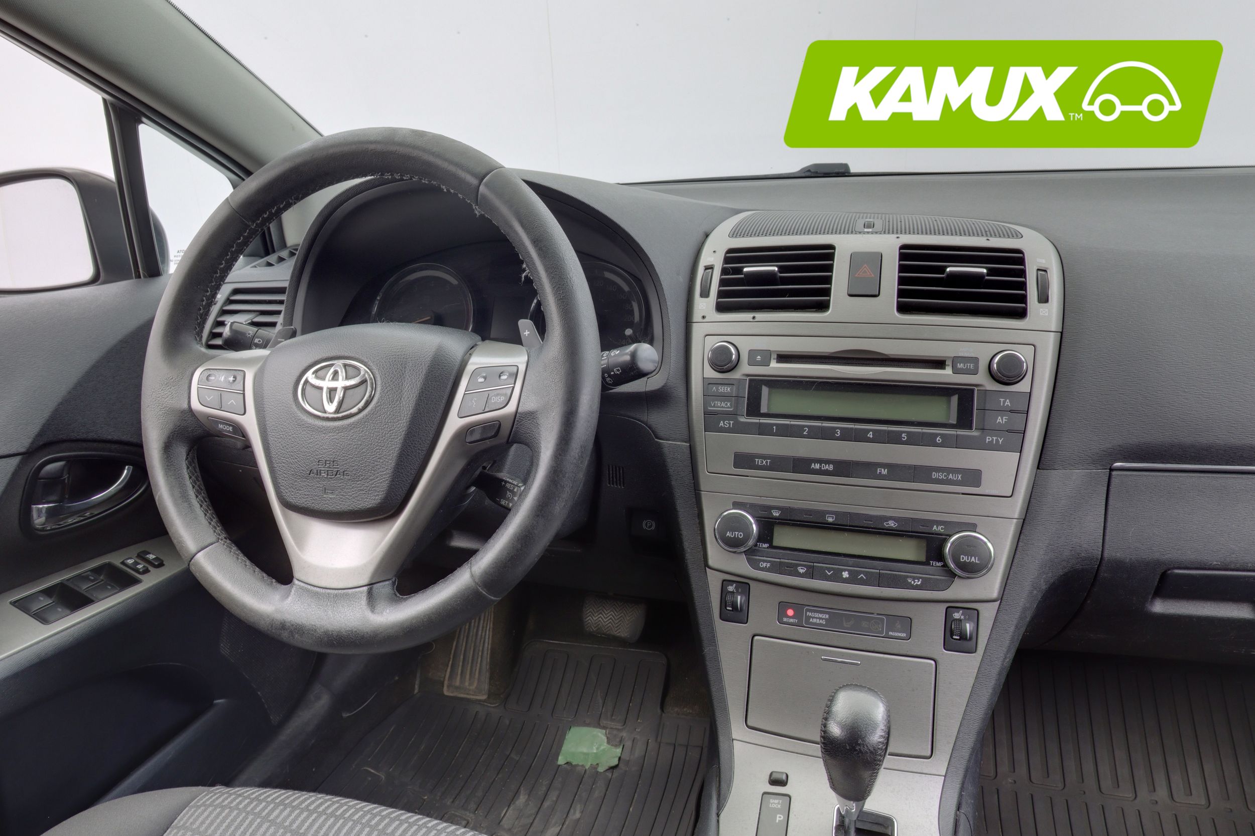 Toyota Avensis 2011