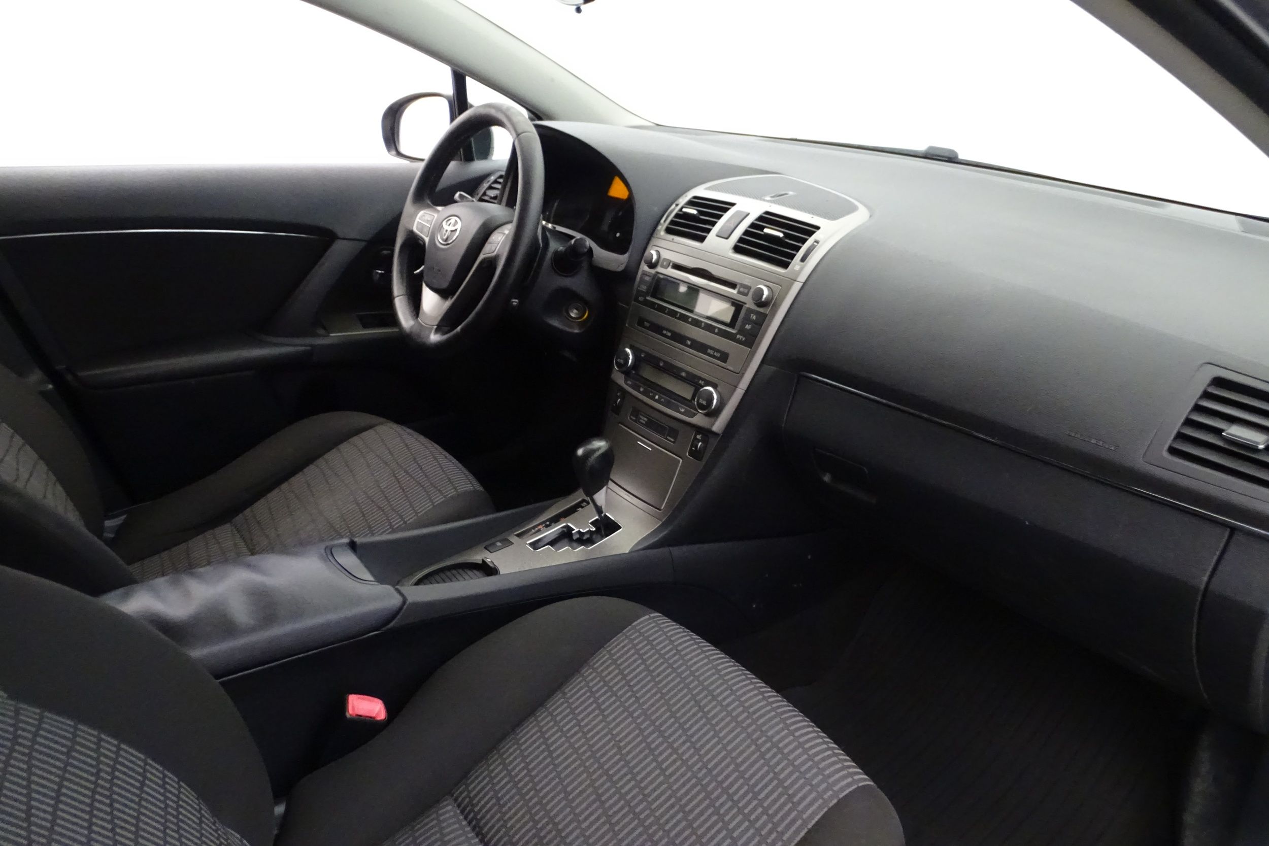Toyota Avensis 2011