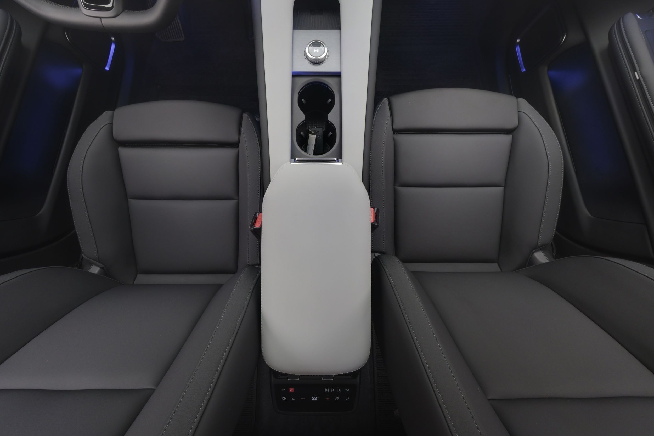 Polestar 4 2025
