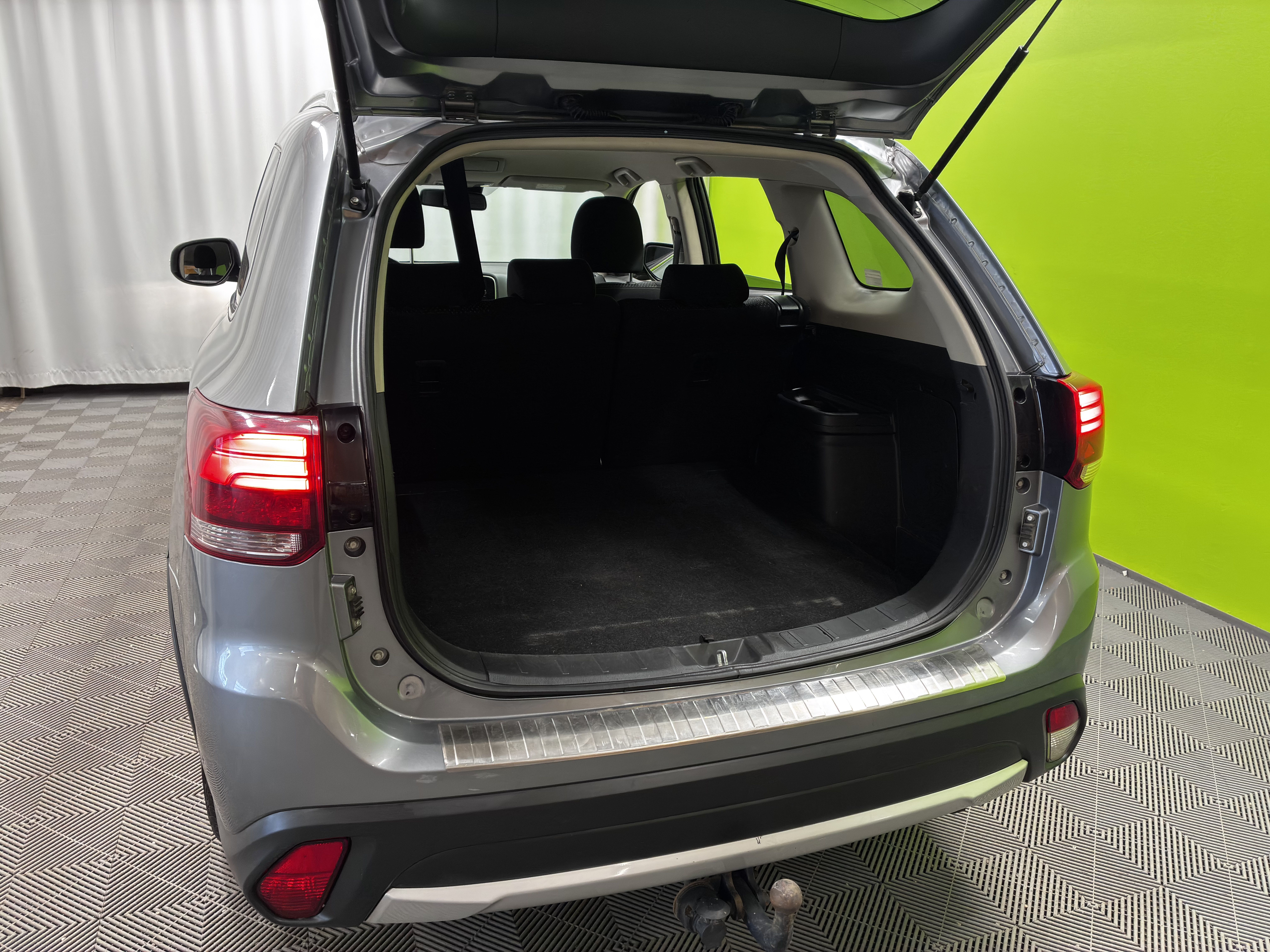 Mitsubishi Outlander 2016