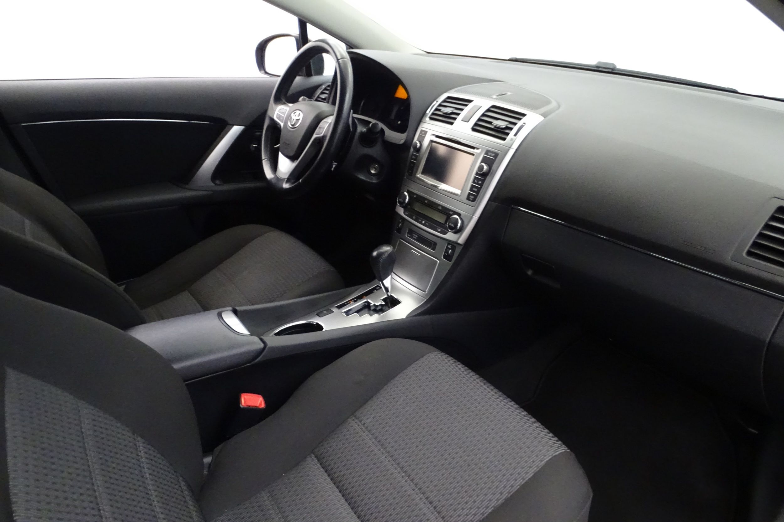 Toyota Avensis 2012