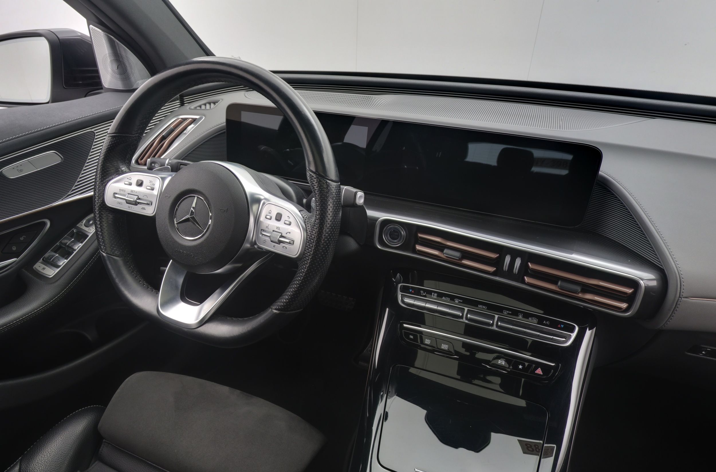 Mercedes-Benz EQC 2021