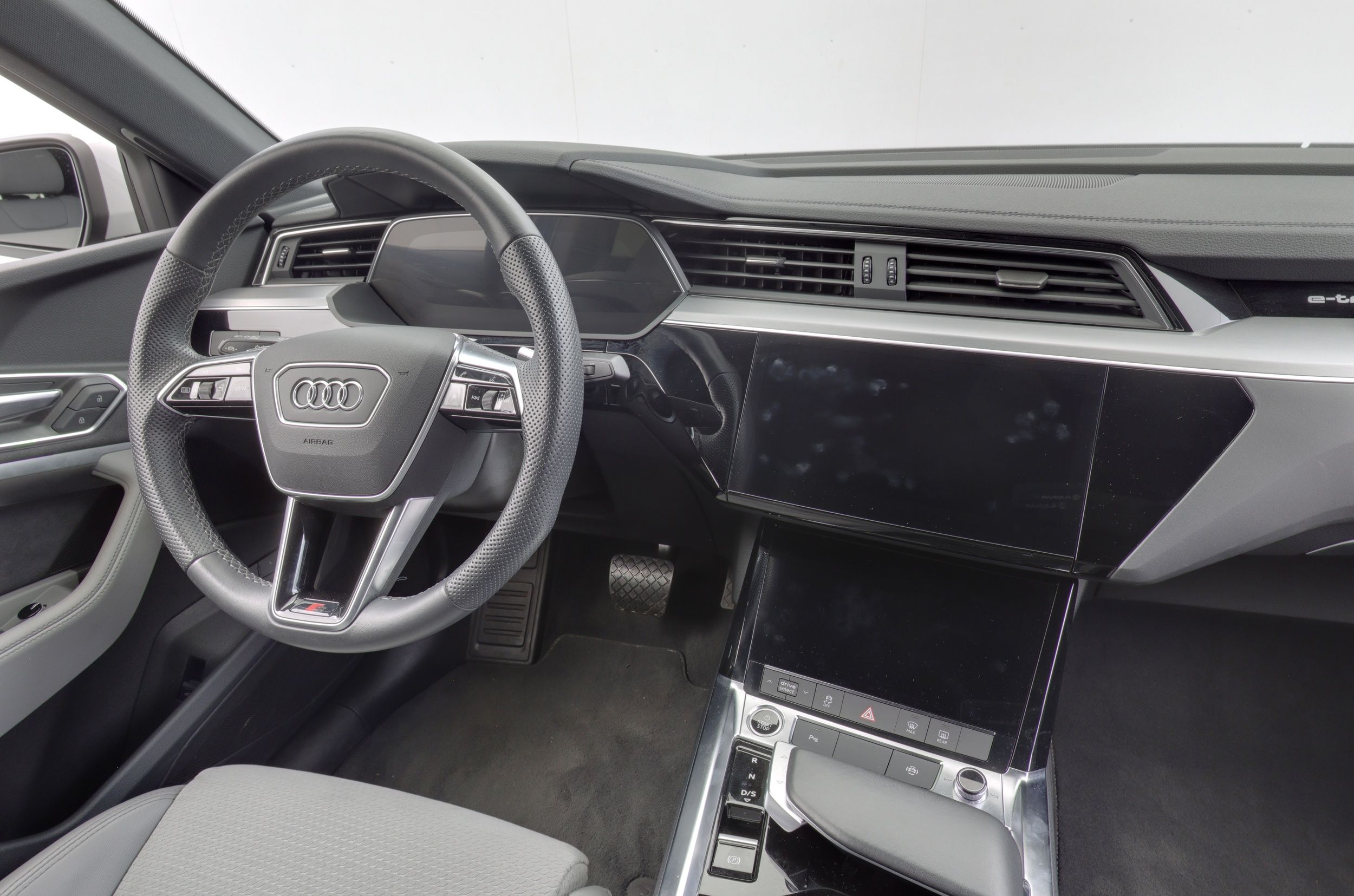 Audi e-tron 2023