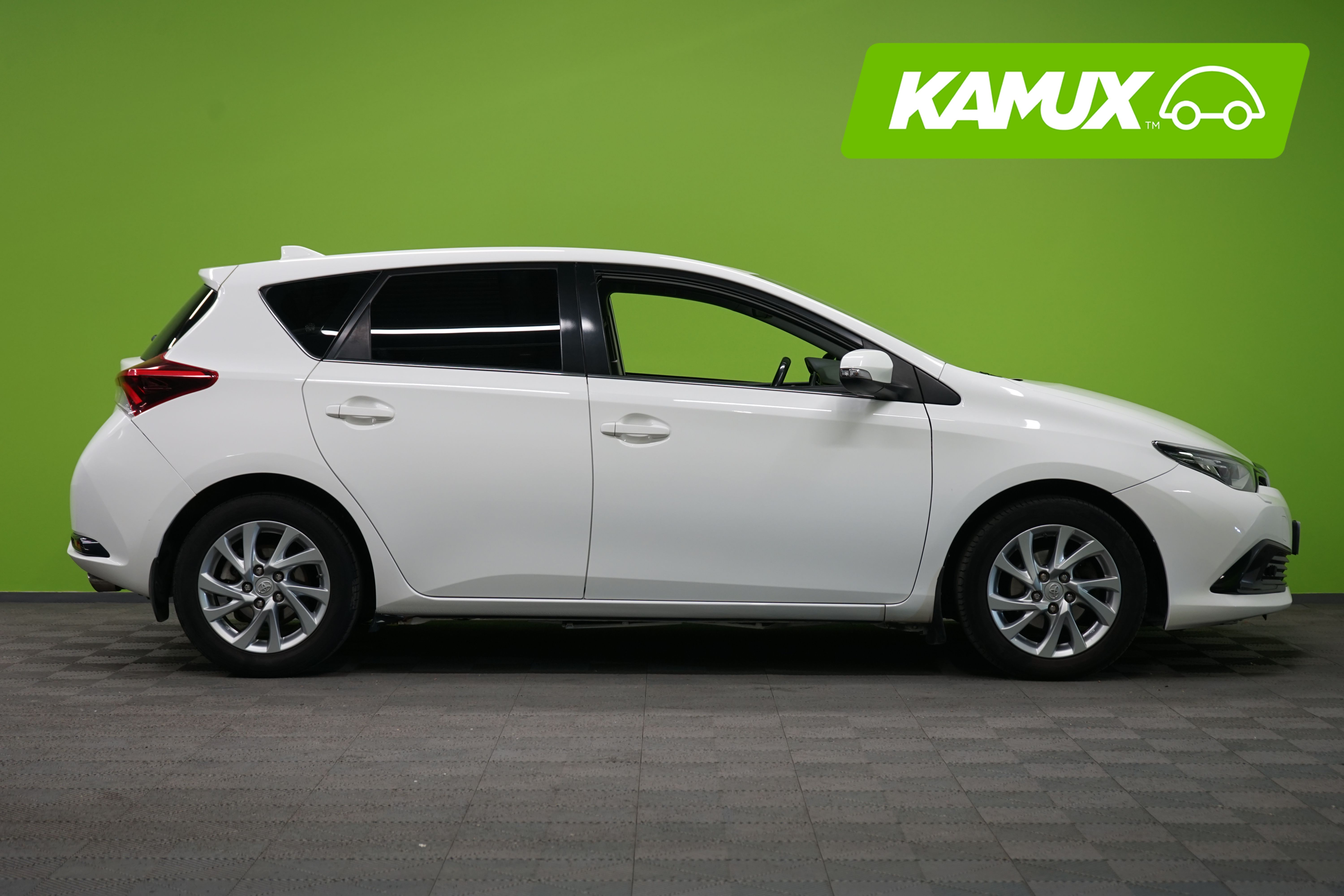 Toyota Auris 2016