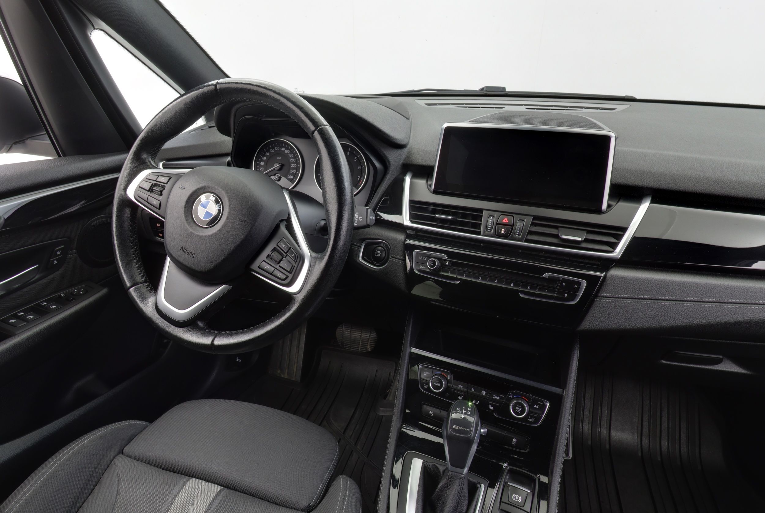 BMW 225 2018