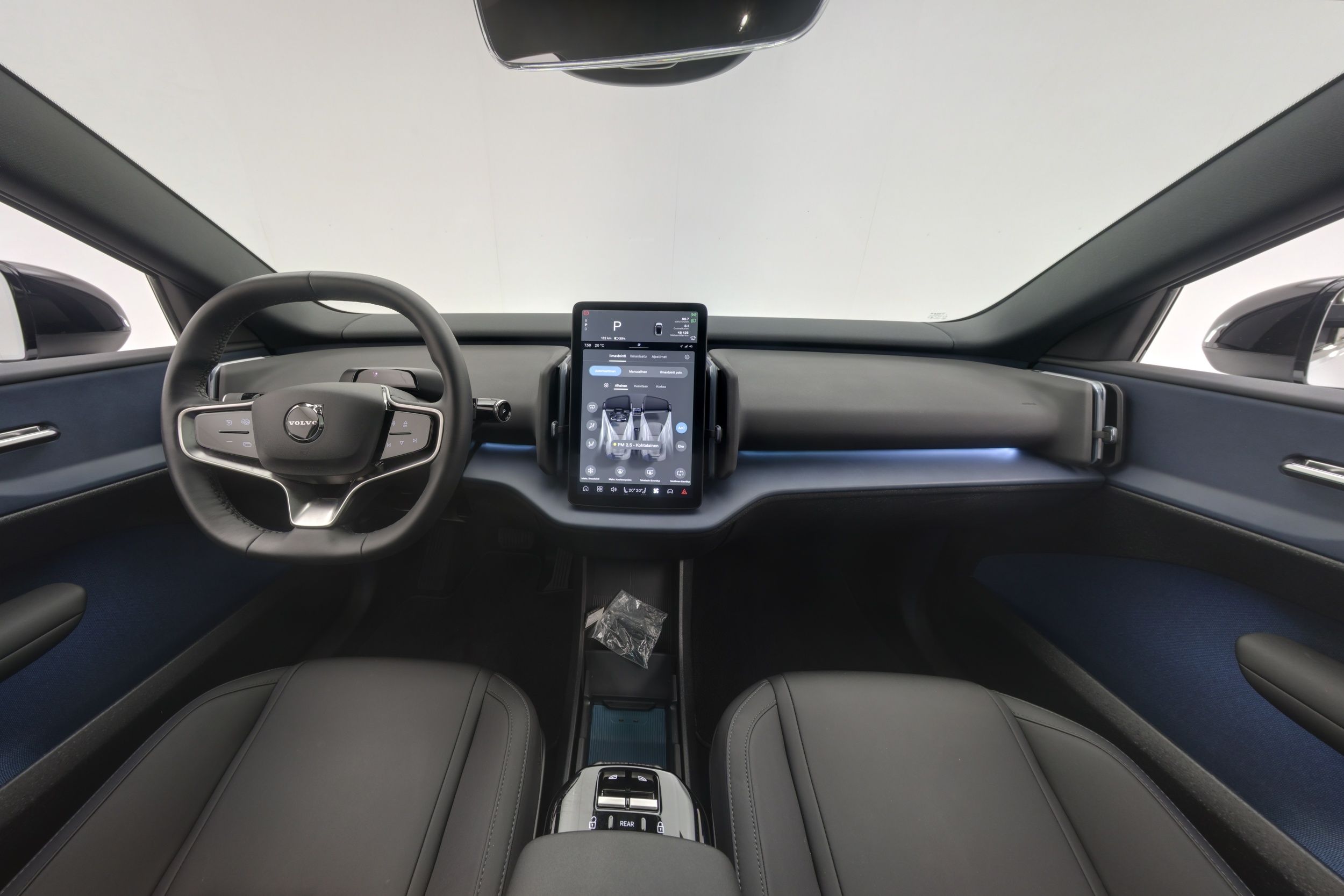 Volvo EX30 2024