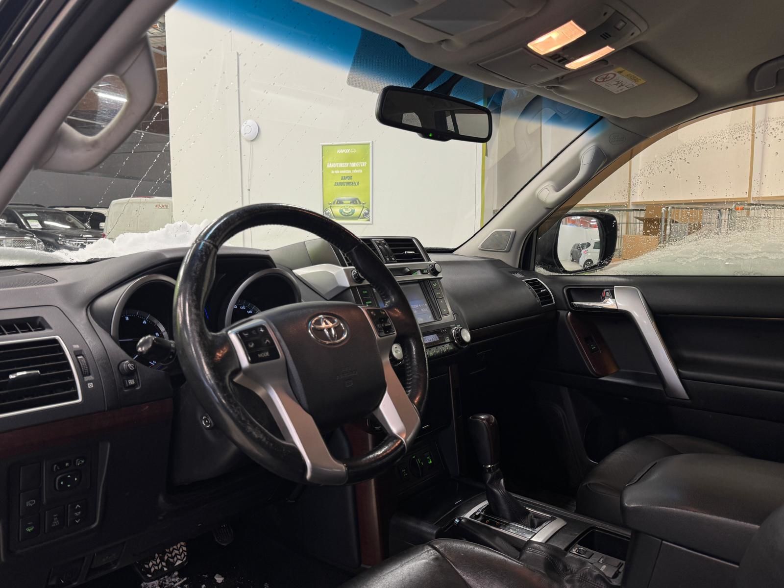 Toyota Land Cruiser 2014