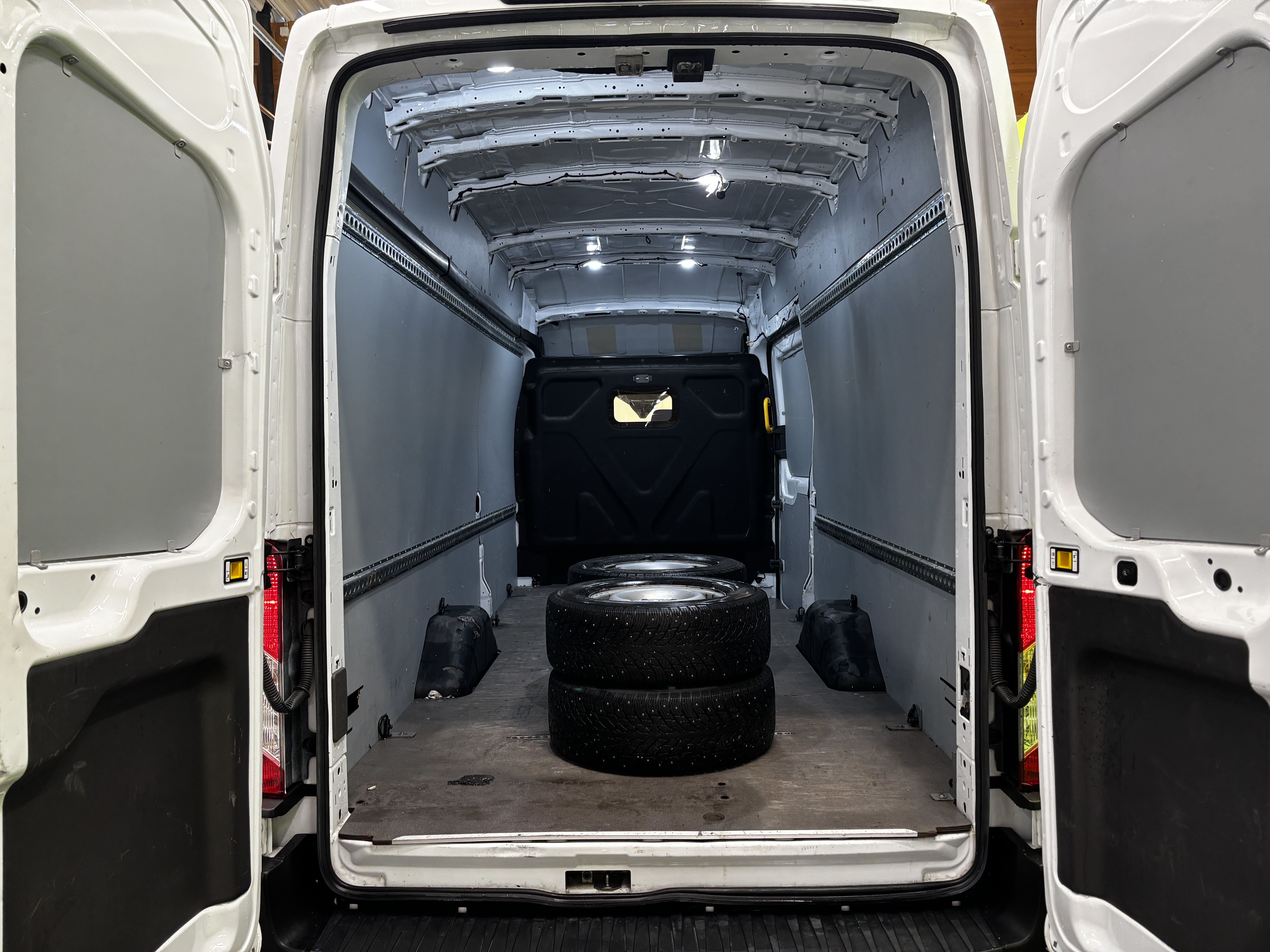 Ford Transit 2023