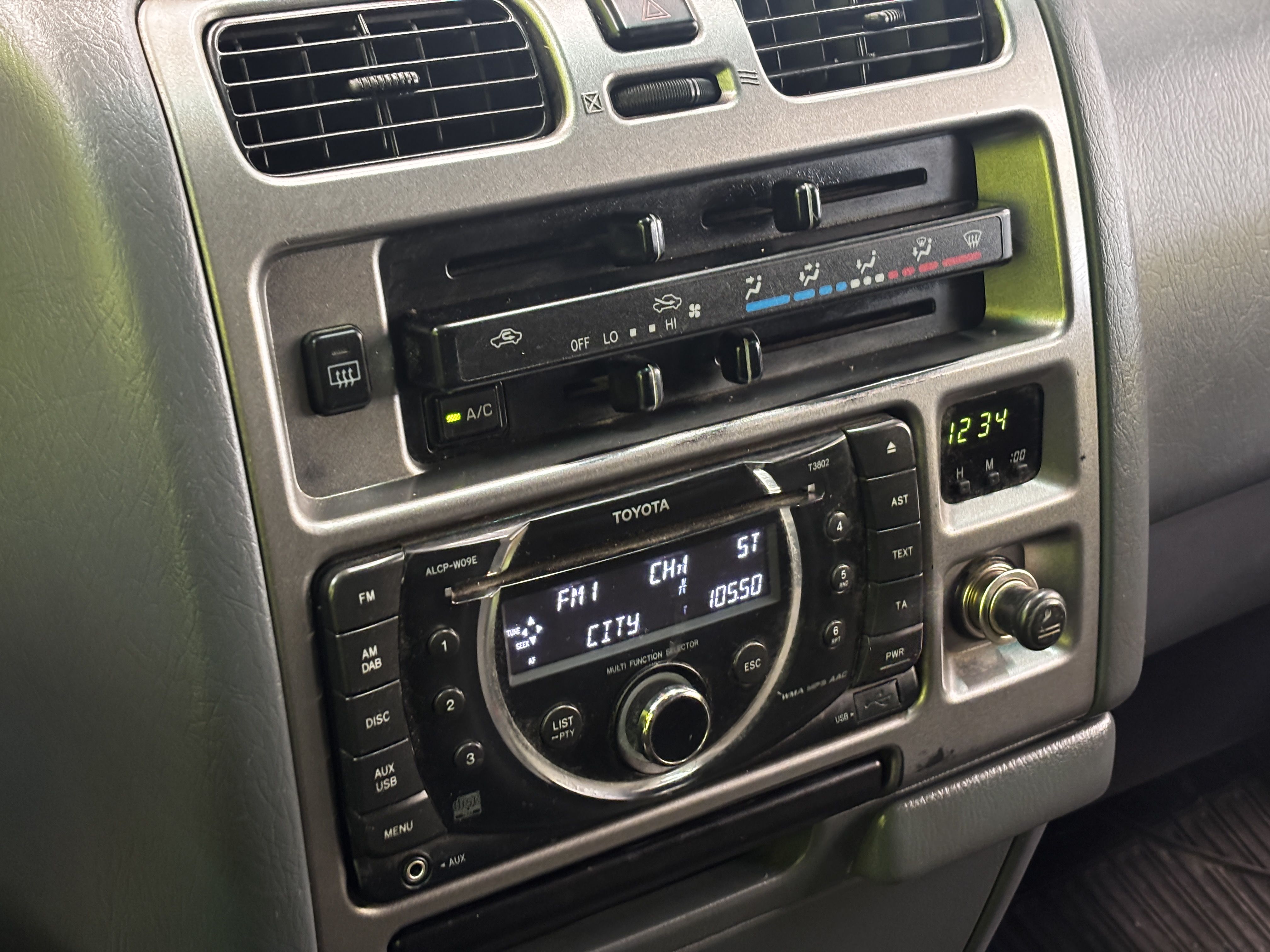 Toyota Hiace 2010