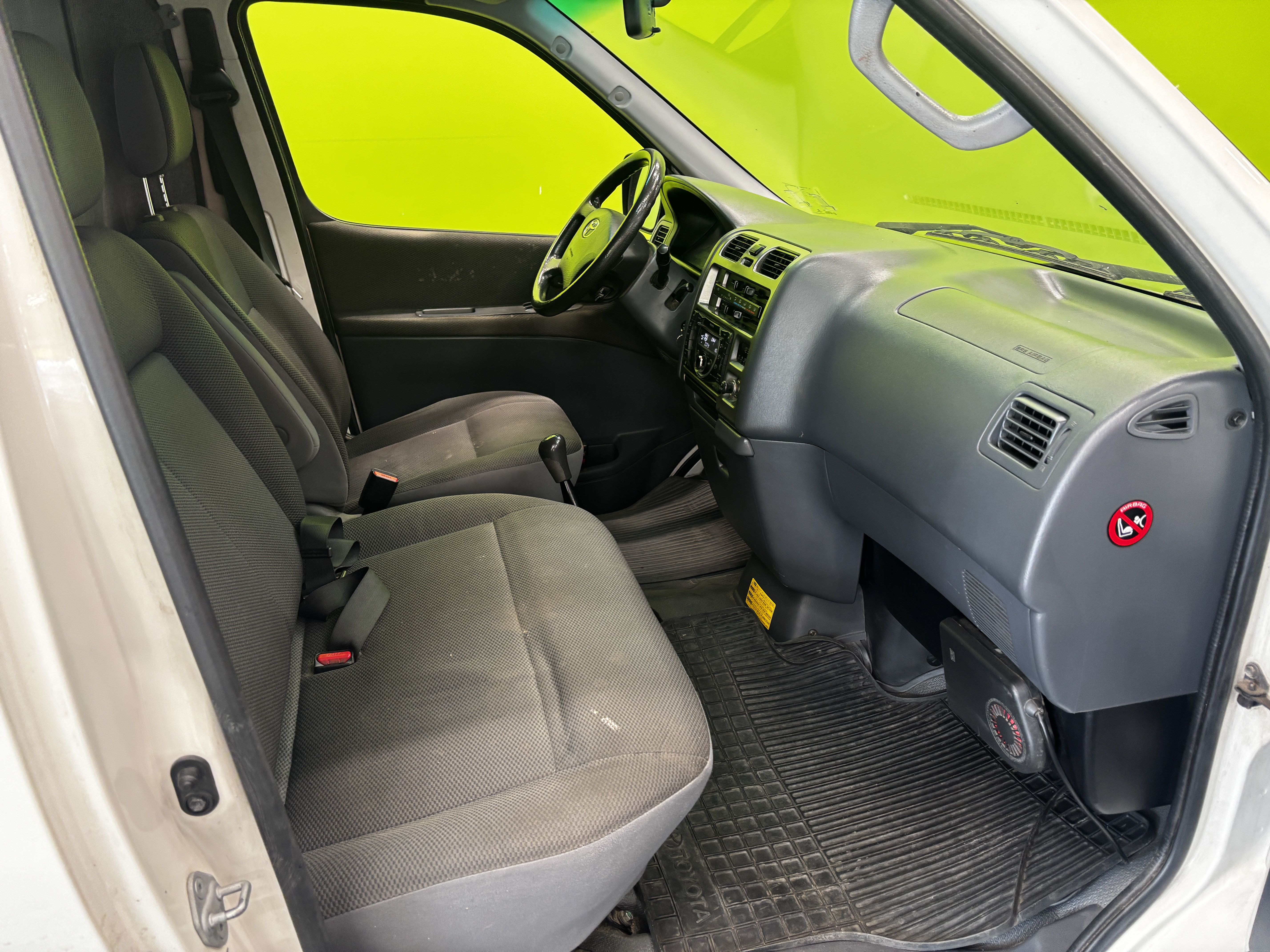 Toyota Hiace 2010