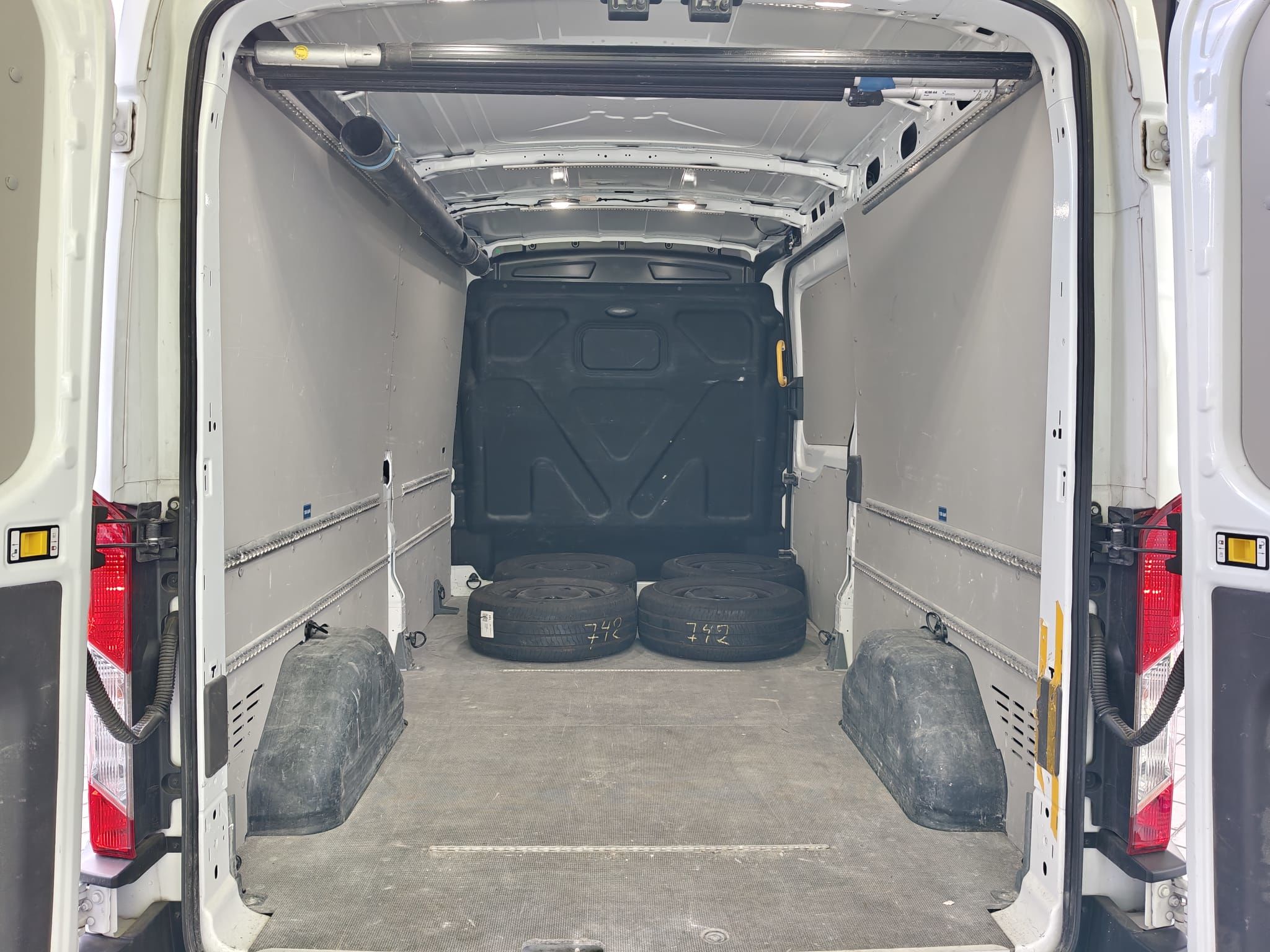 Ford Transit 2023