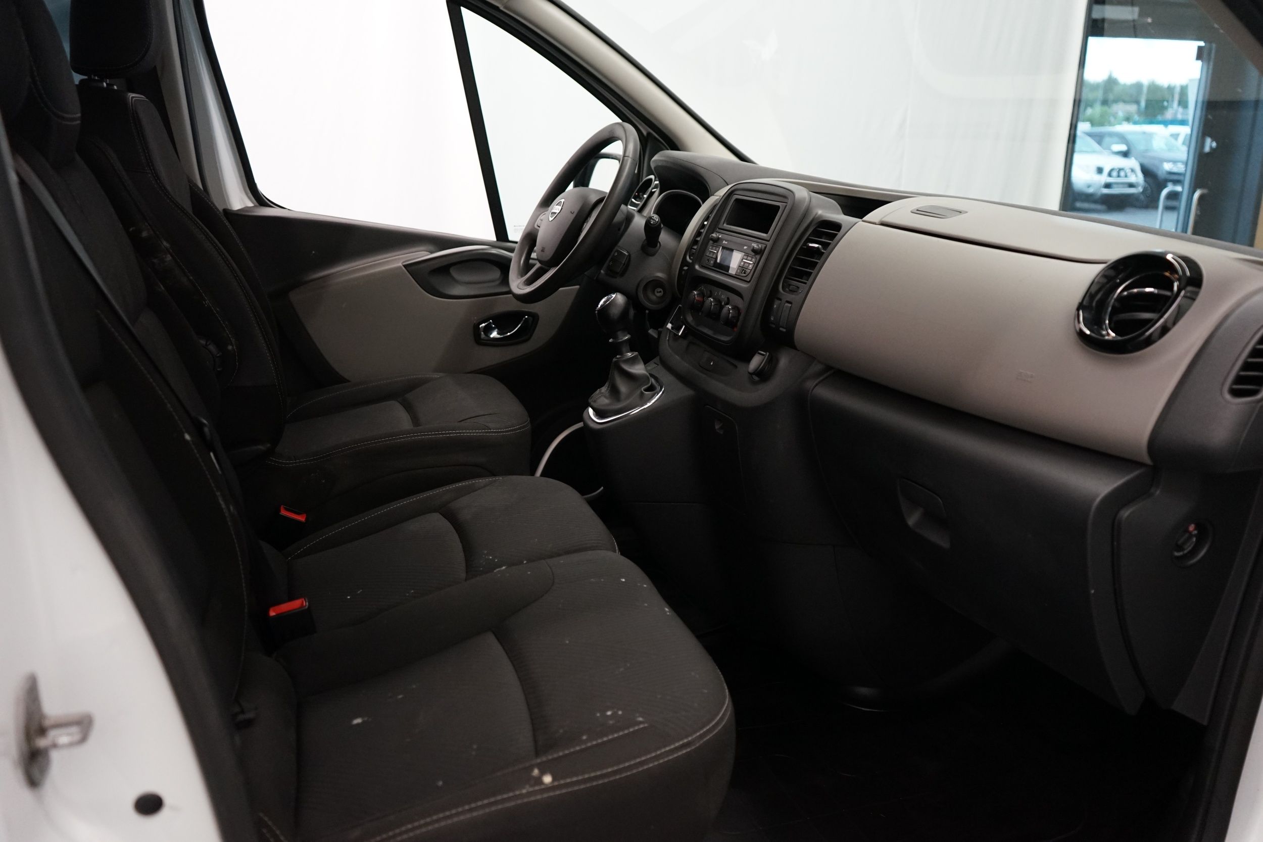 Nissan NV300 2017