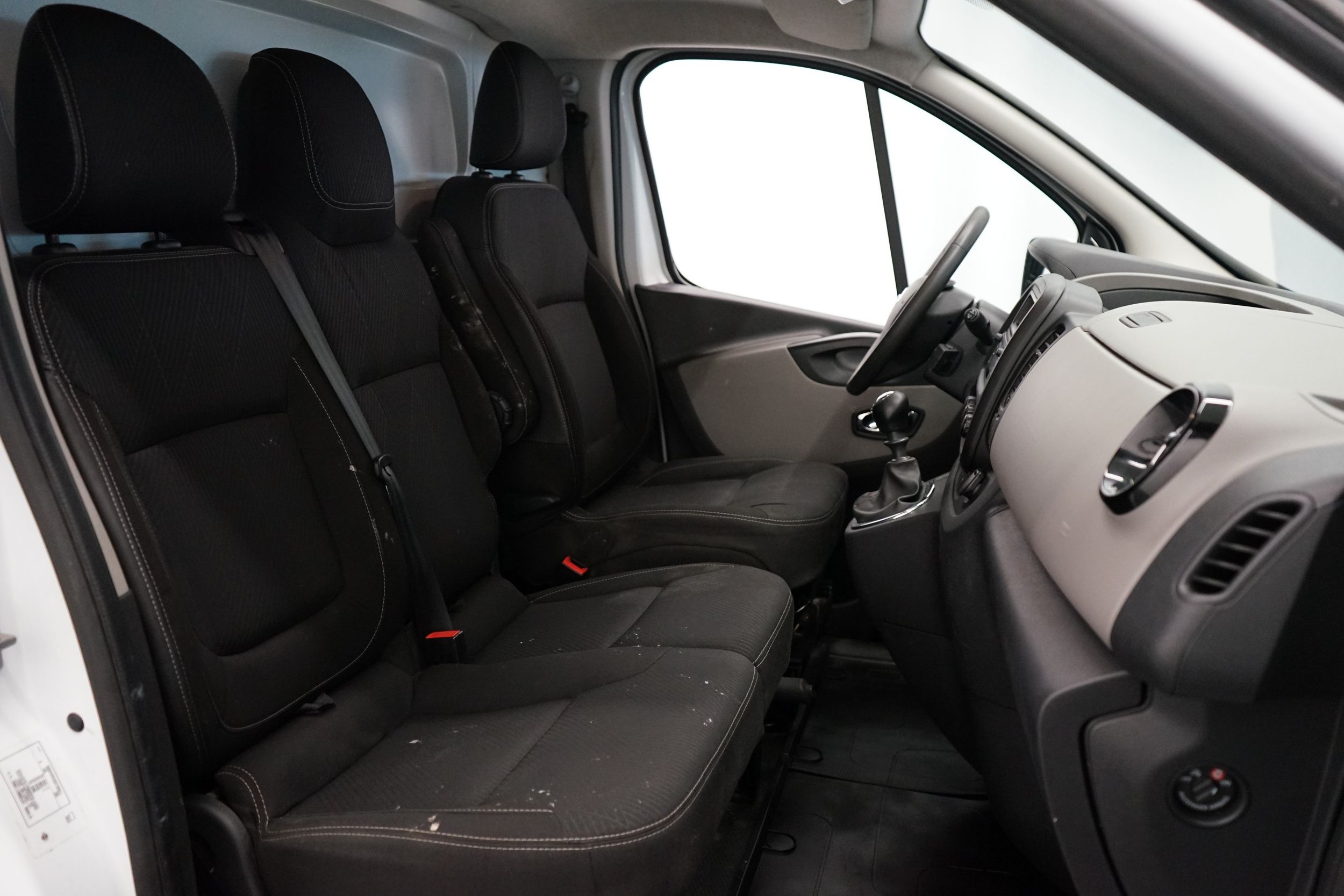 Nissan NV300 2017