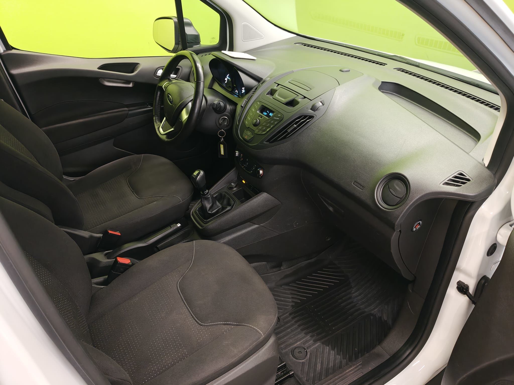 Ford Transit Courier 2021