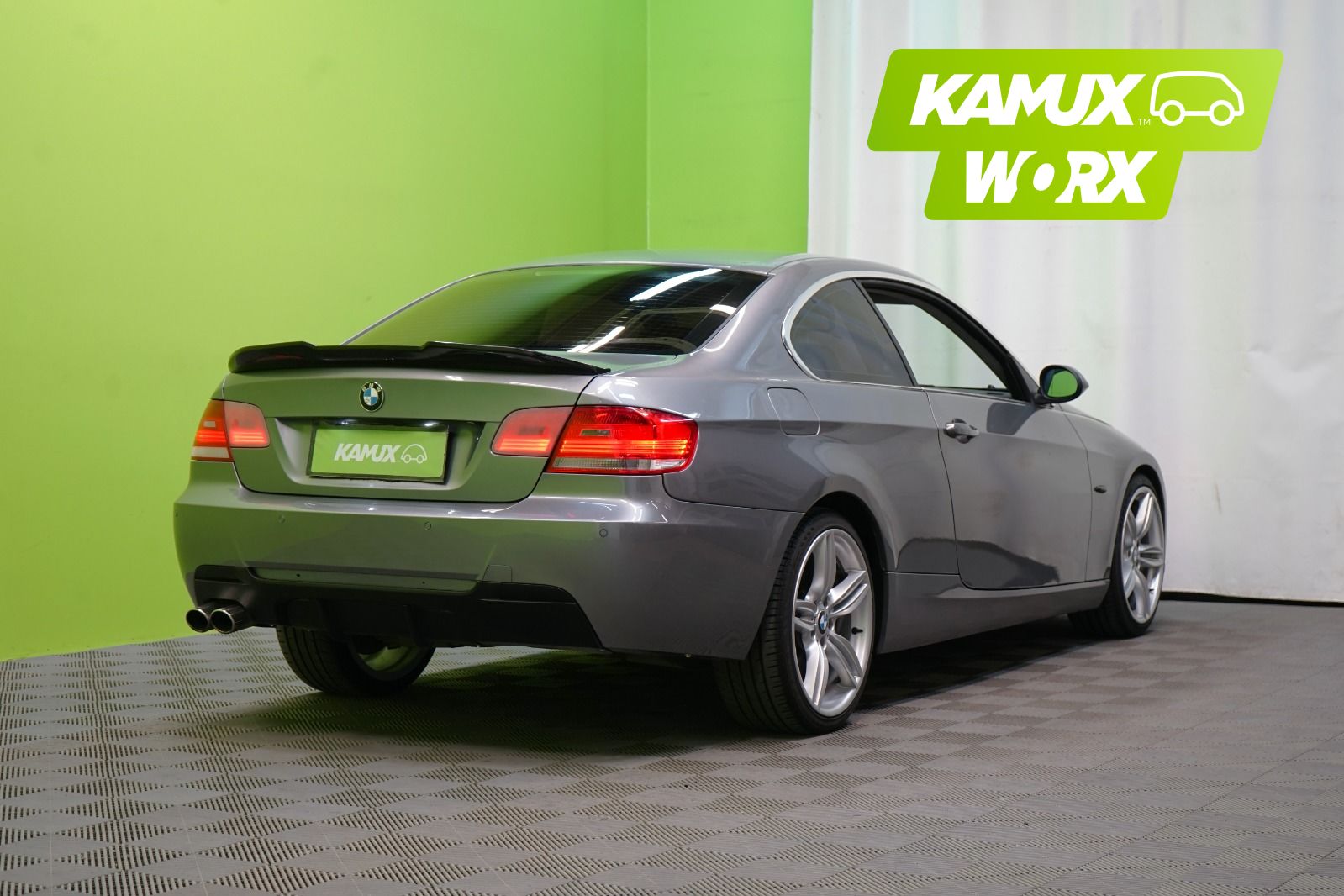 BMW 330 2007
