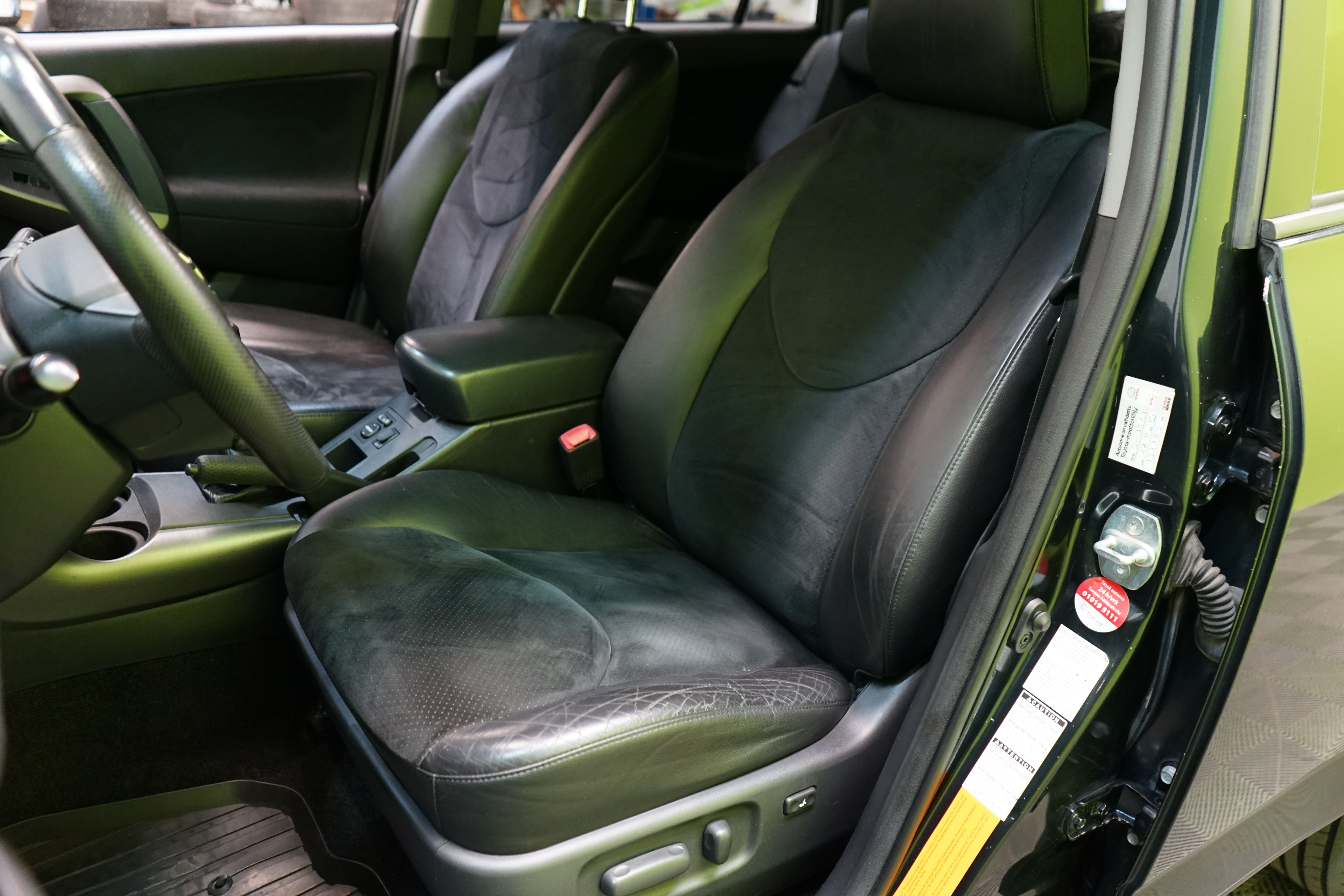 Toyota RAV4 2011
