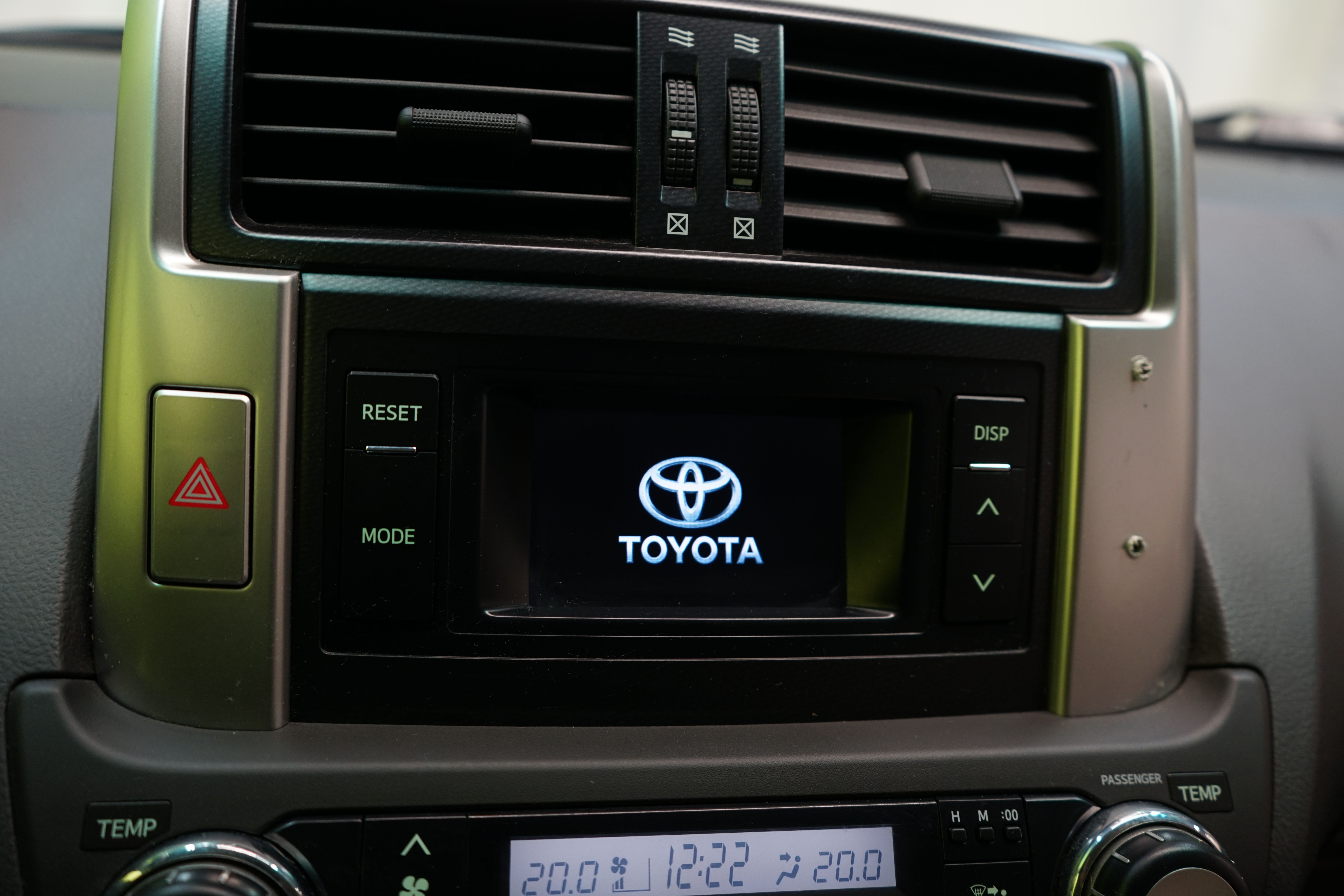 Toyota Land Cruiser 2012