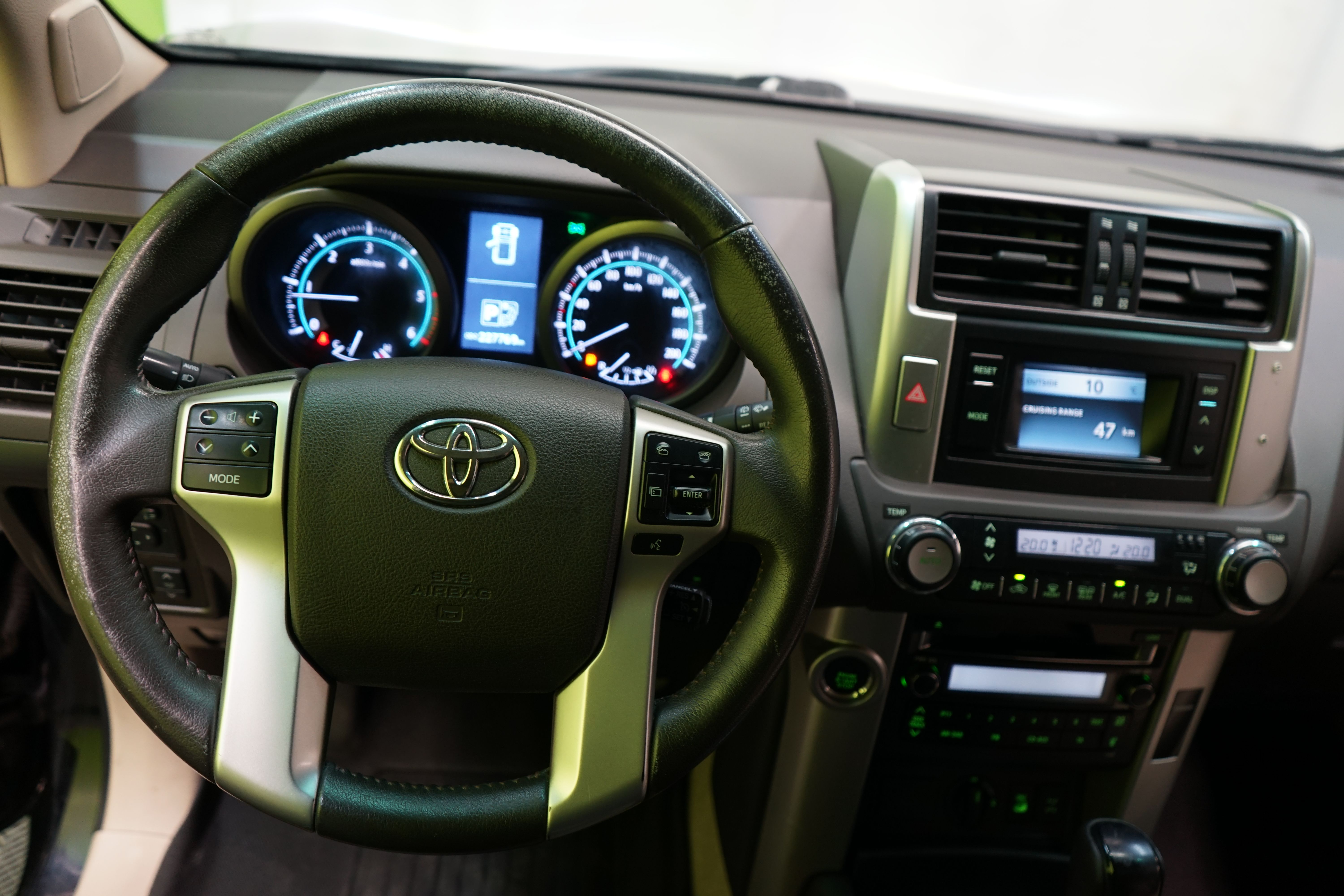 Toyota Land Cruiser 2012