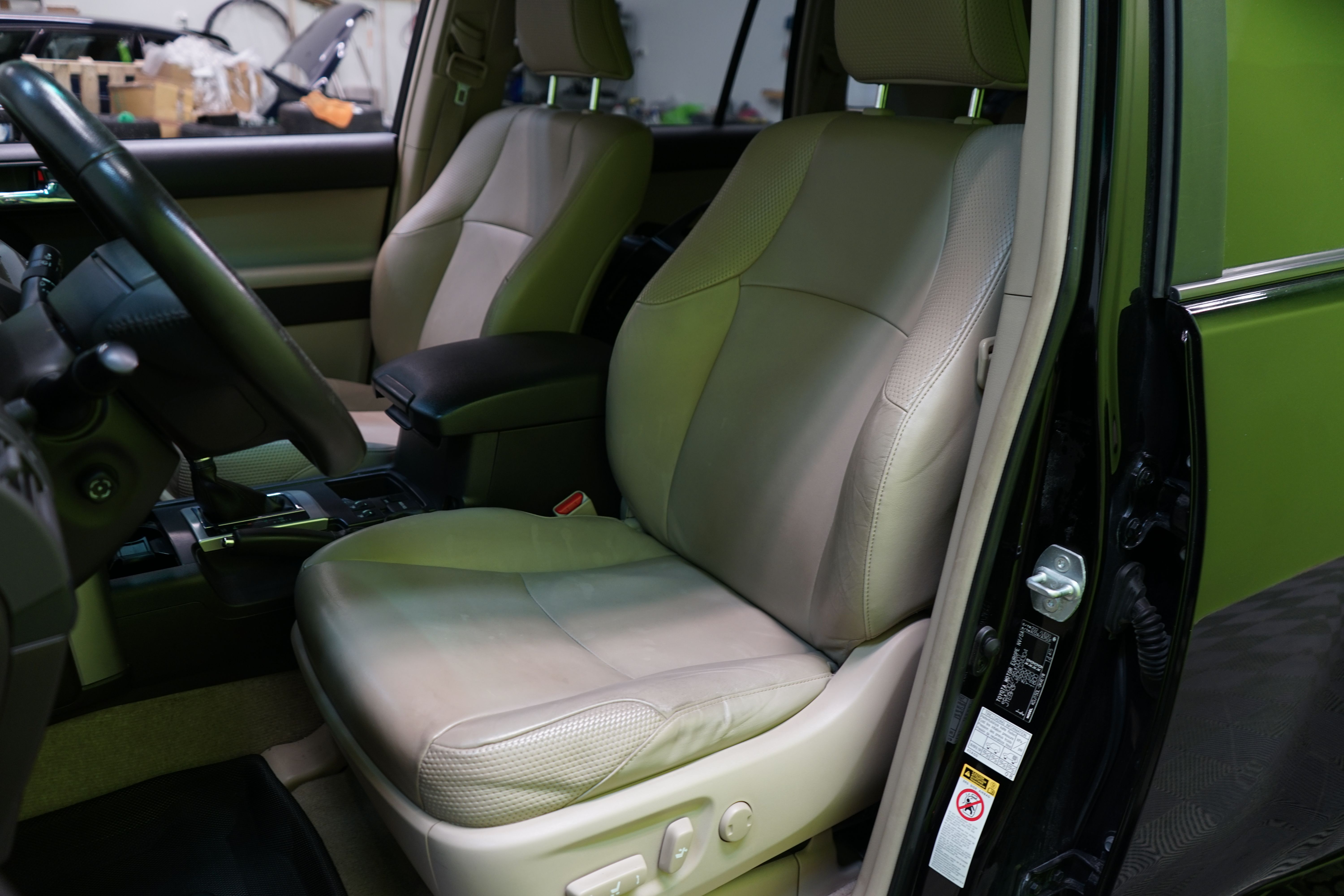 Toyota Land Cruiser 2012