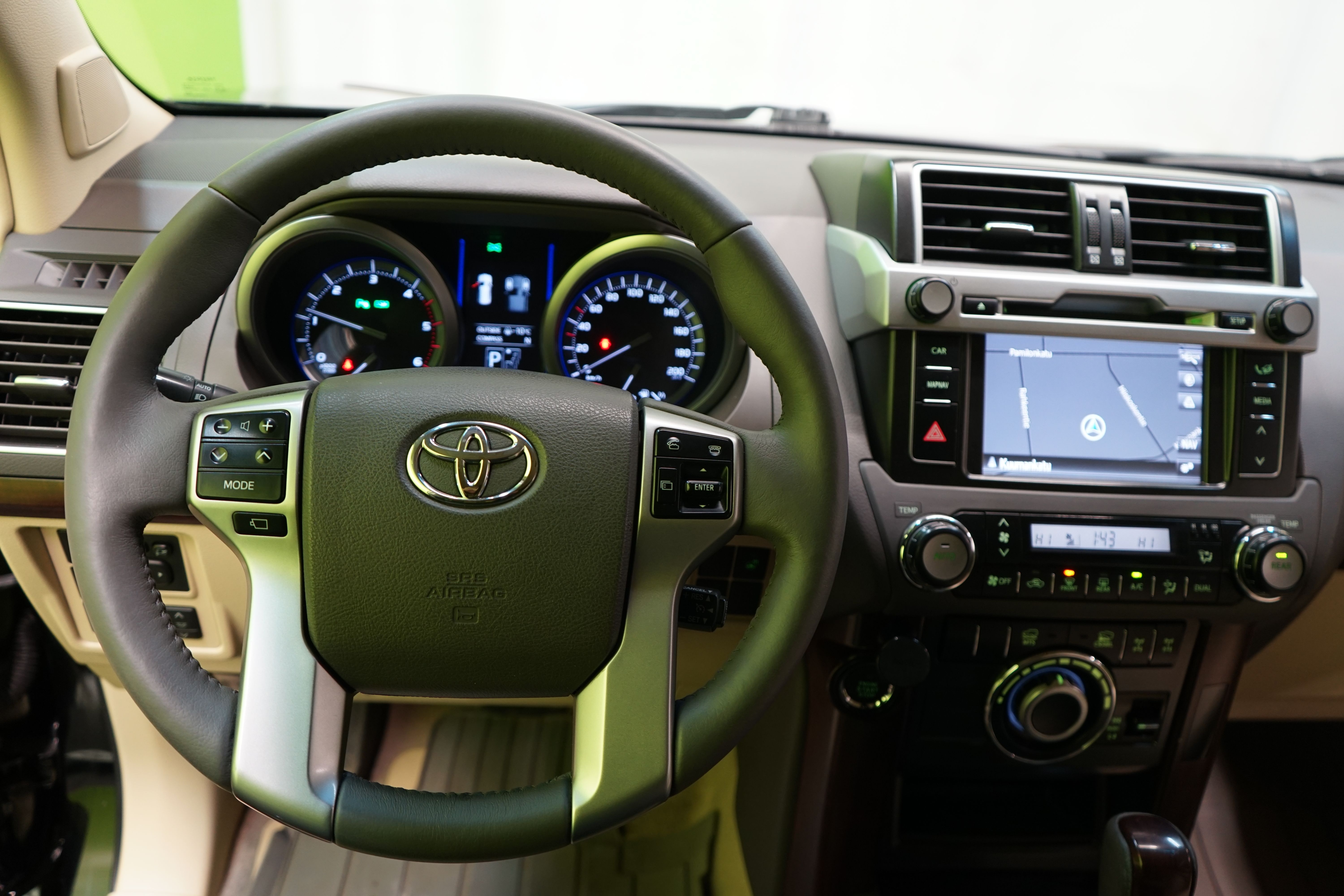 Toyota Land Cruiser 2015