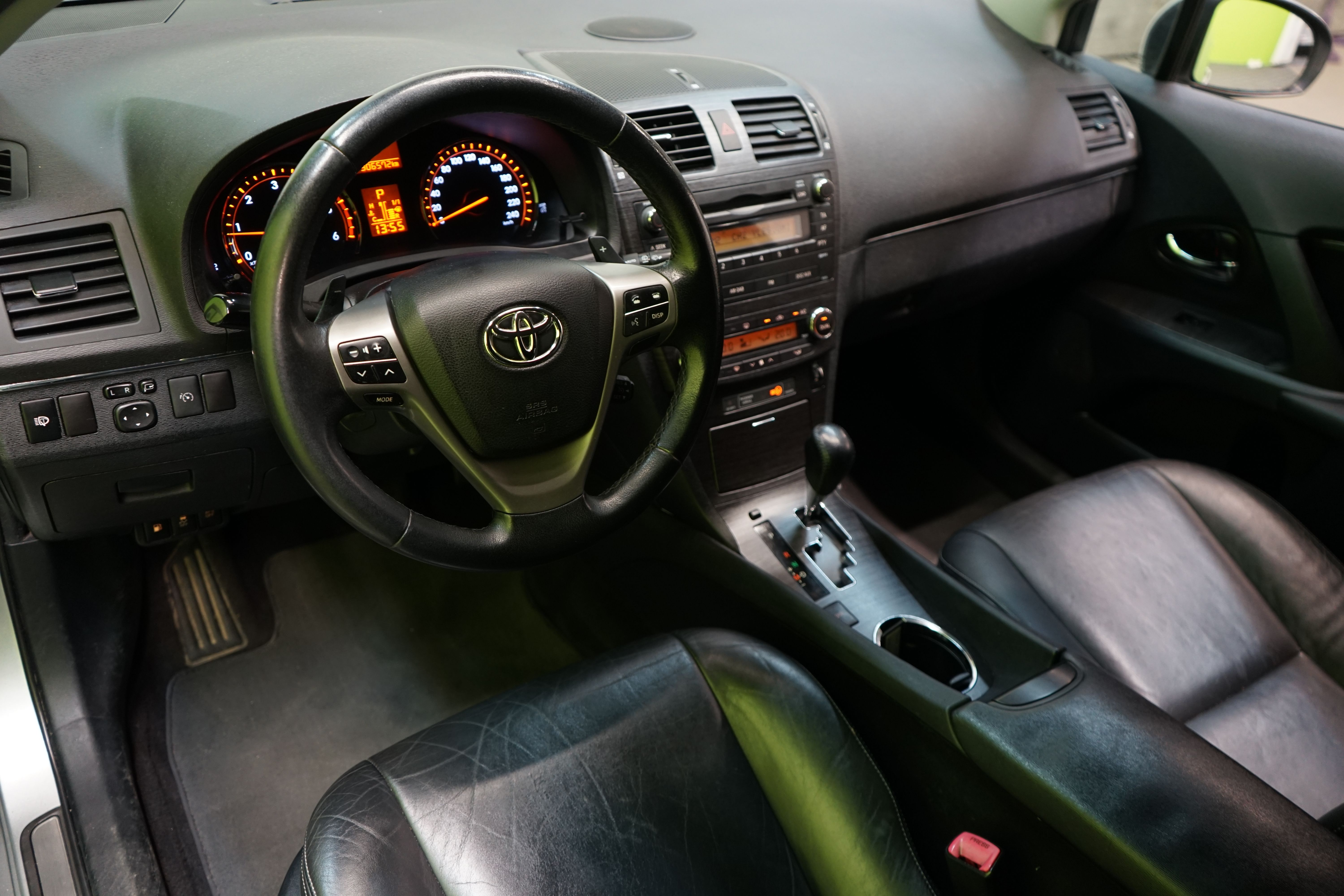 Toyota Avensis 2010