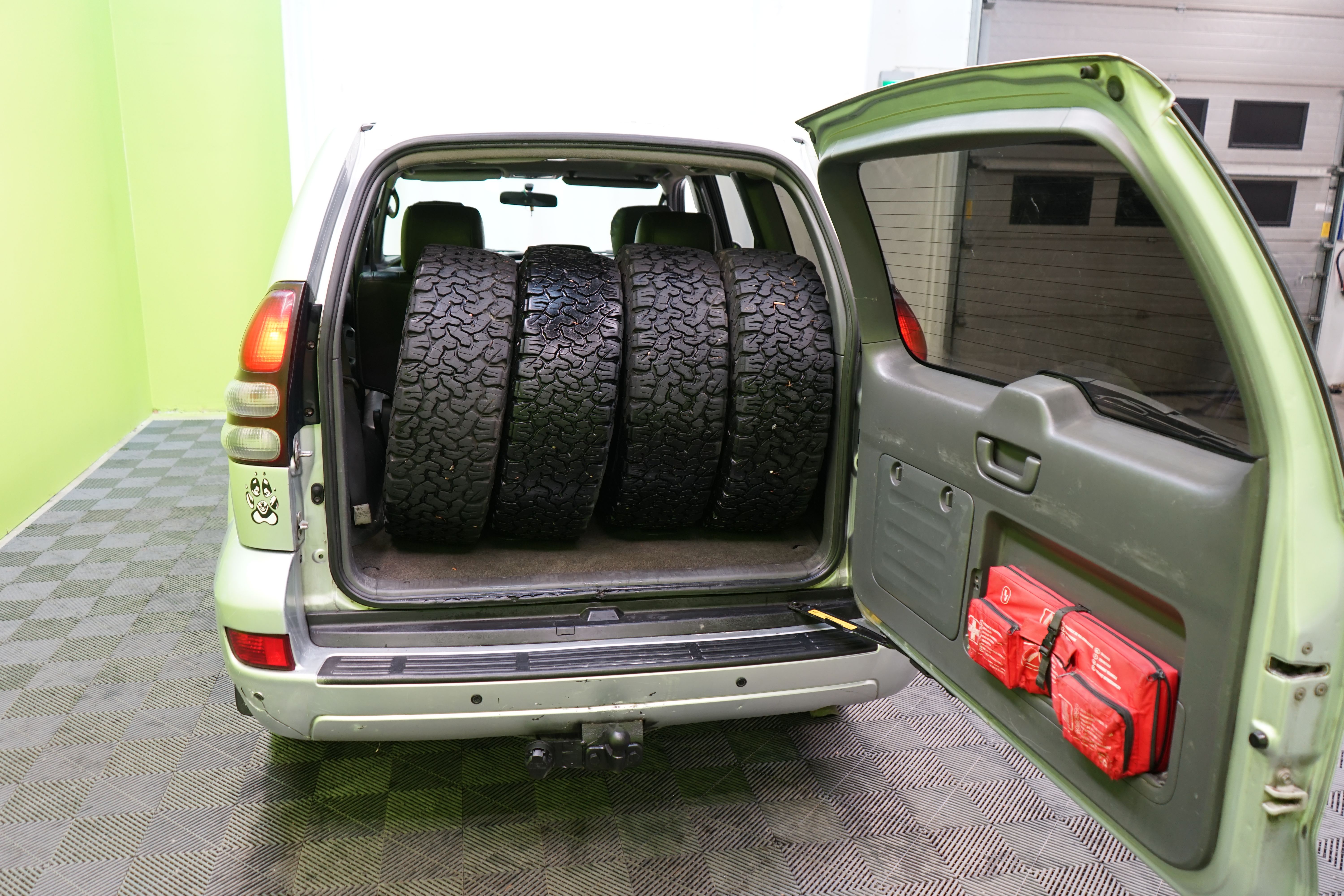 Toyota Land Cruiser 2004