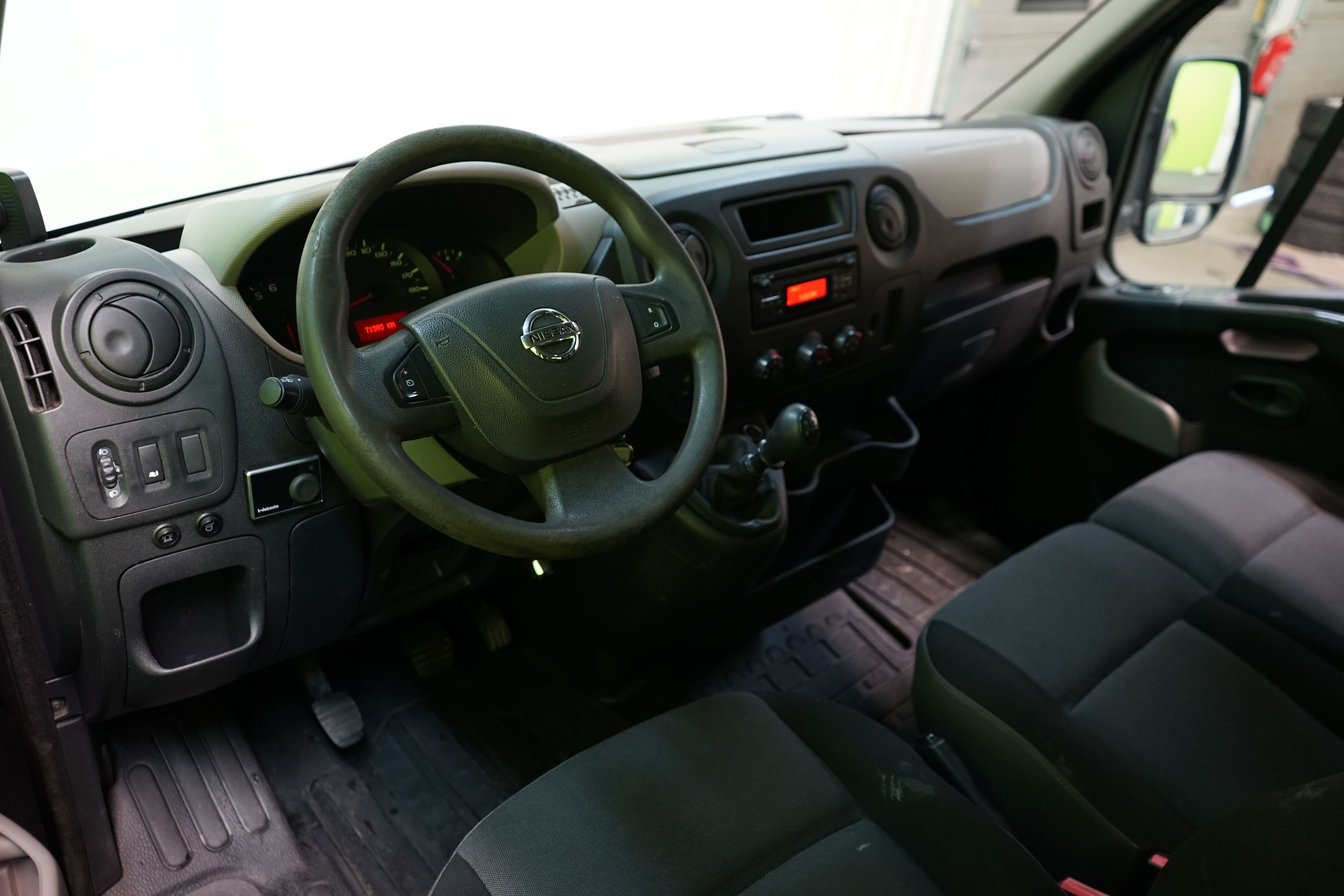 Nissan NV400 2015