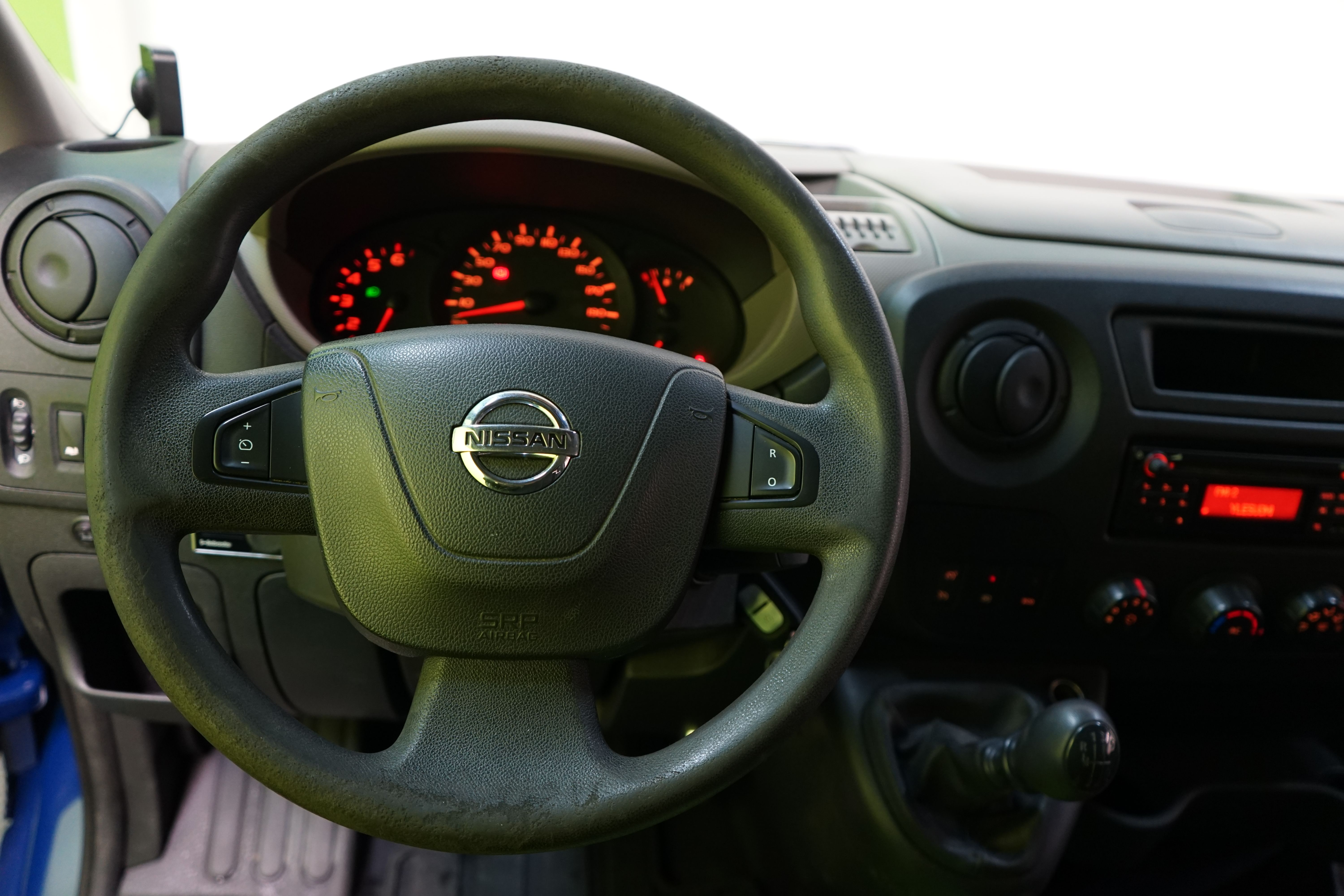 Nissan NV400 2015