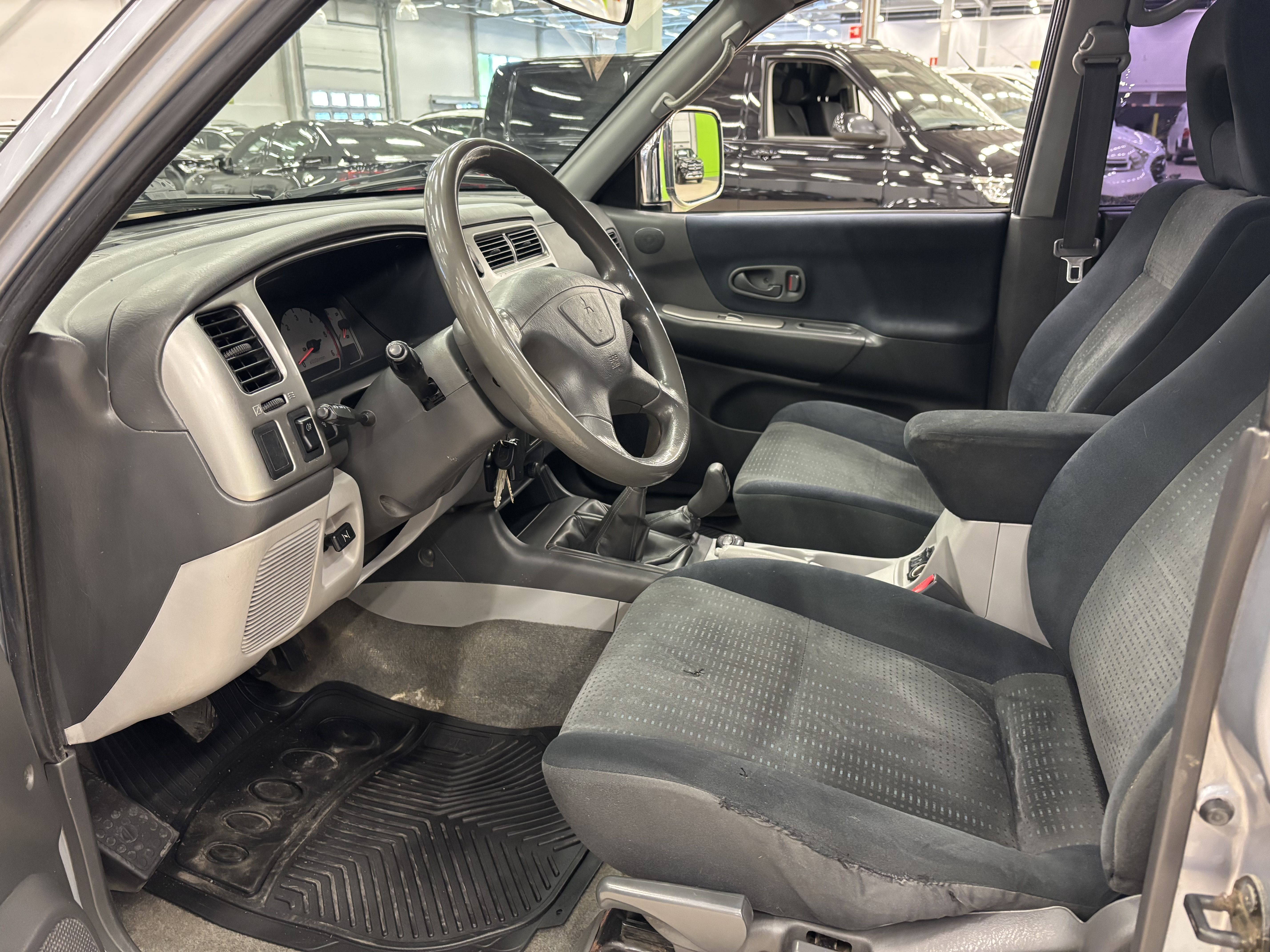 Mitsubishi Pajero Sport 2005