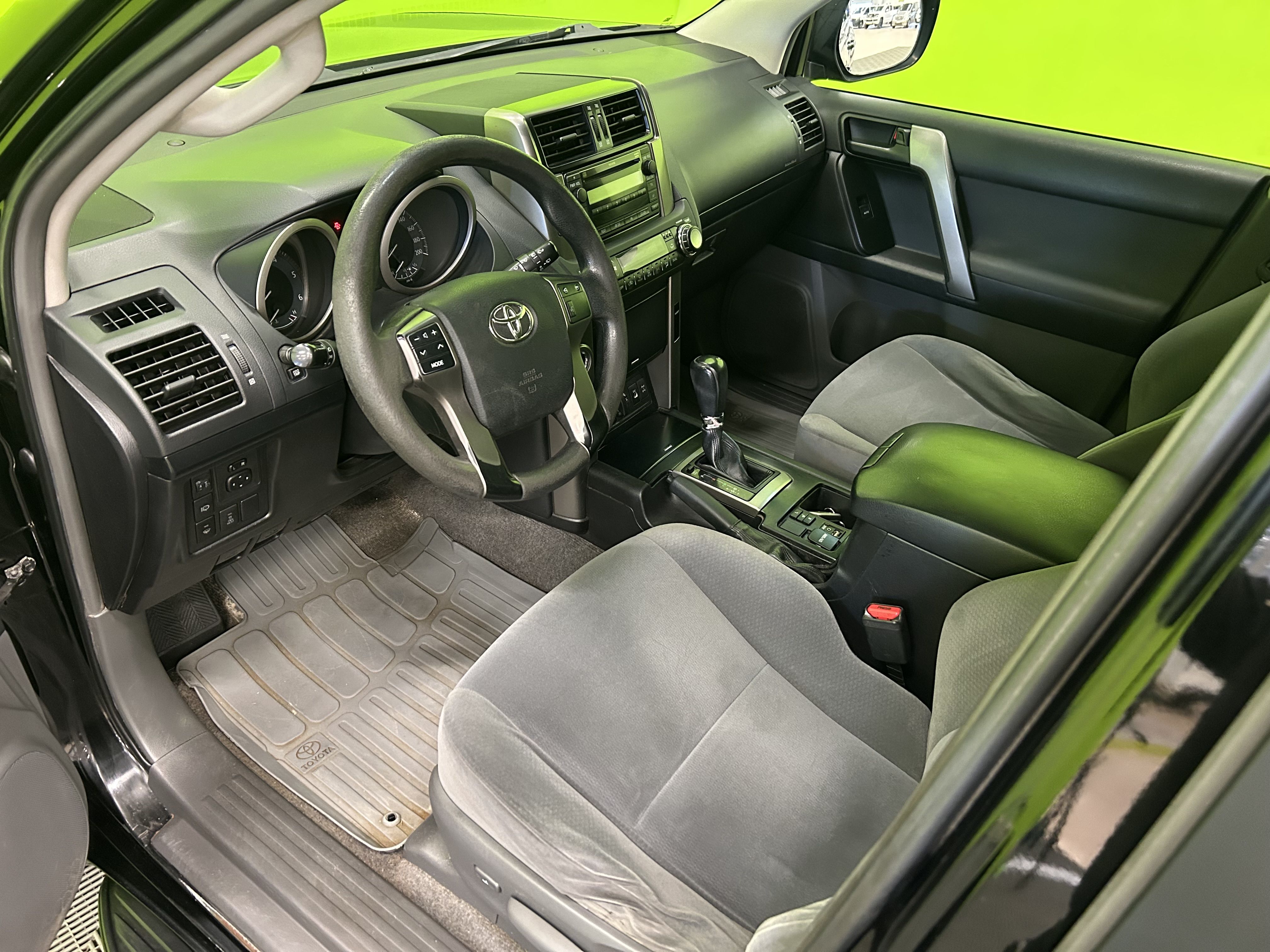 Toyota Land Cruiser 2010