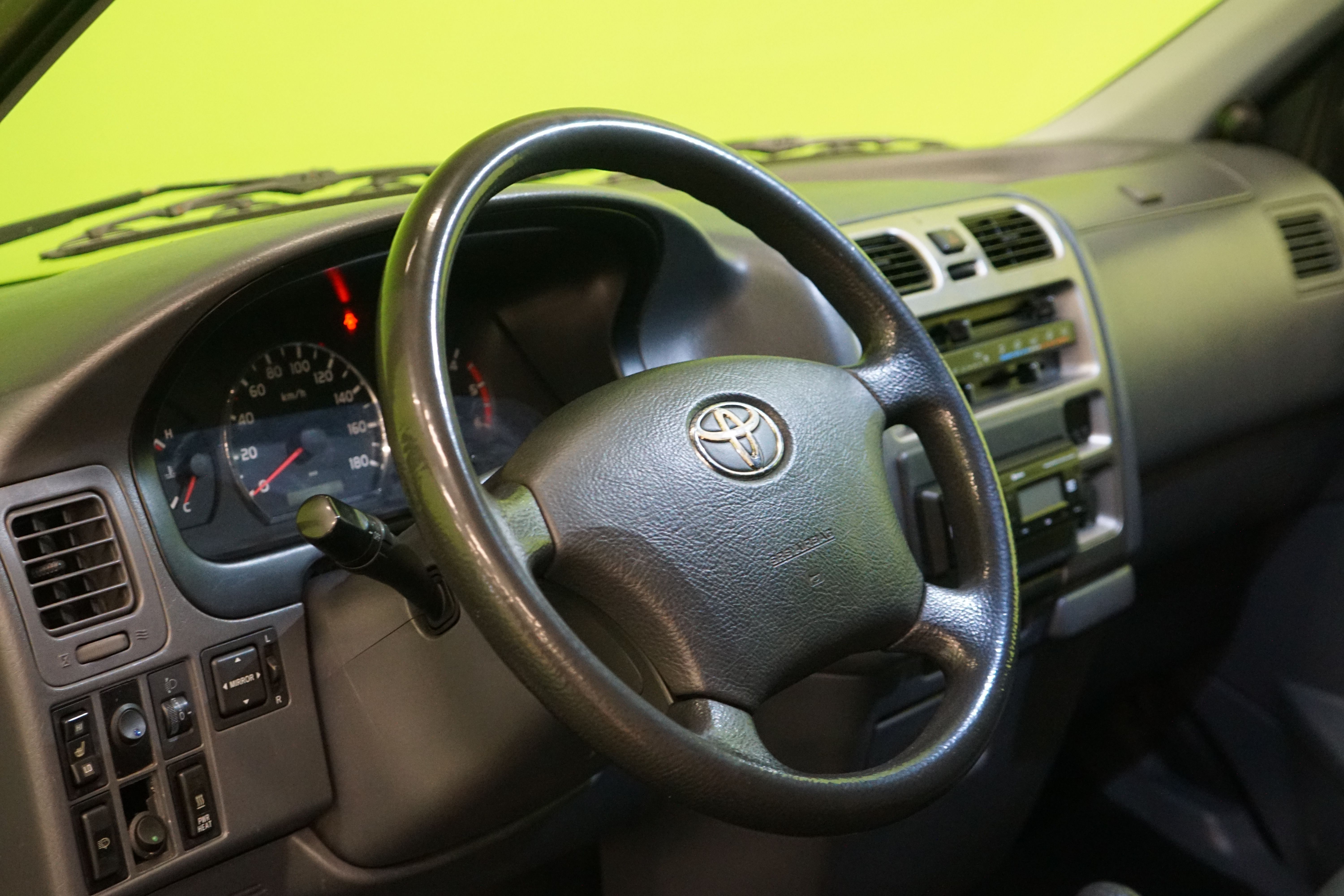 Toyota Hiace 2010