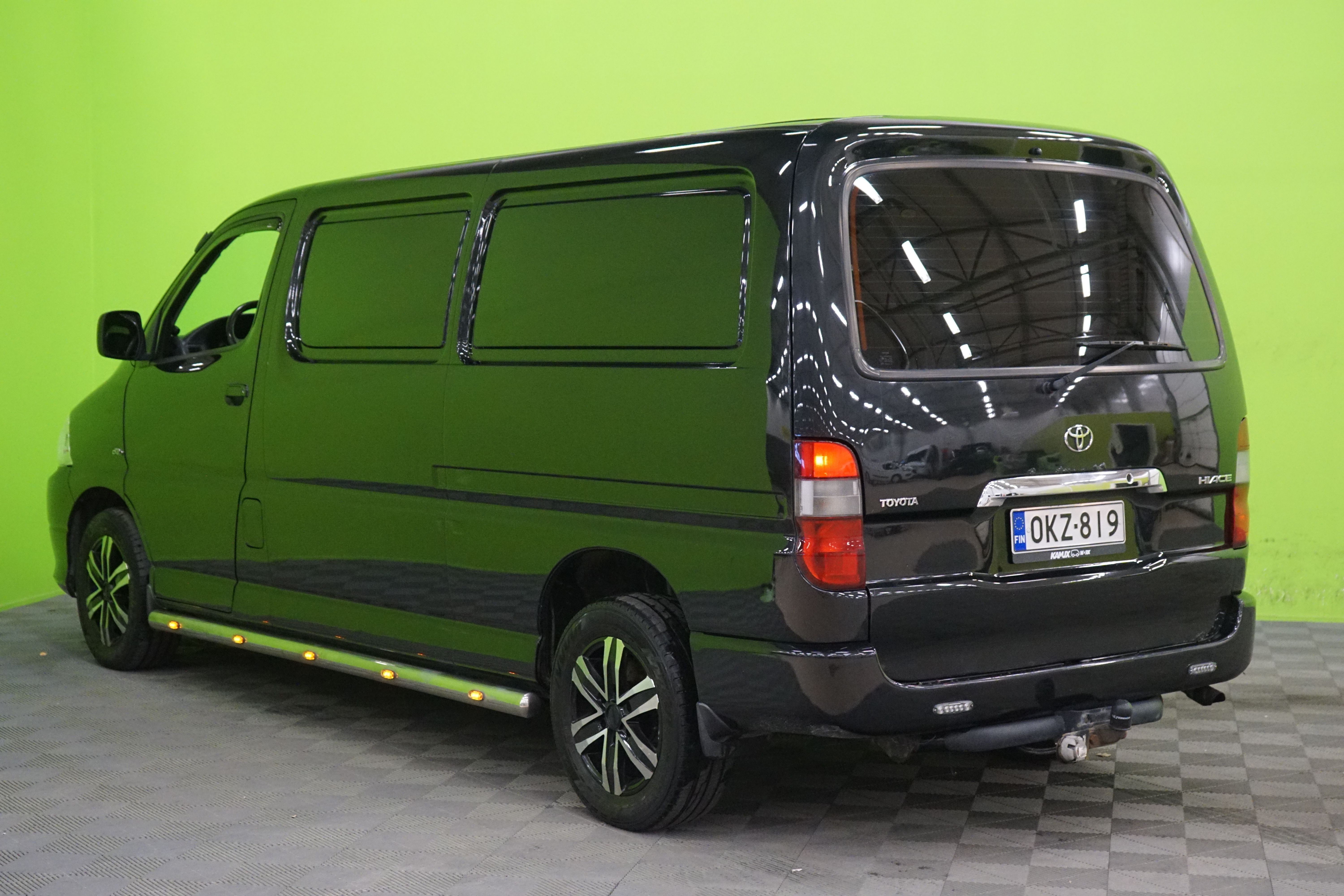 Toyota Hiace 2010