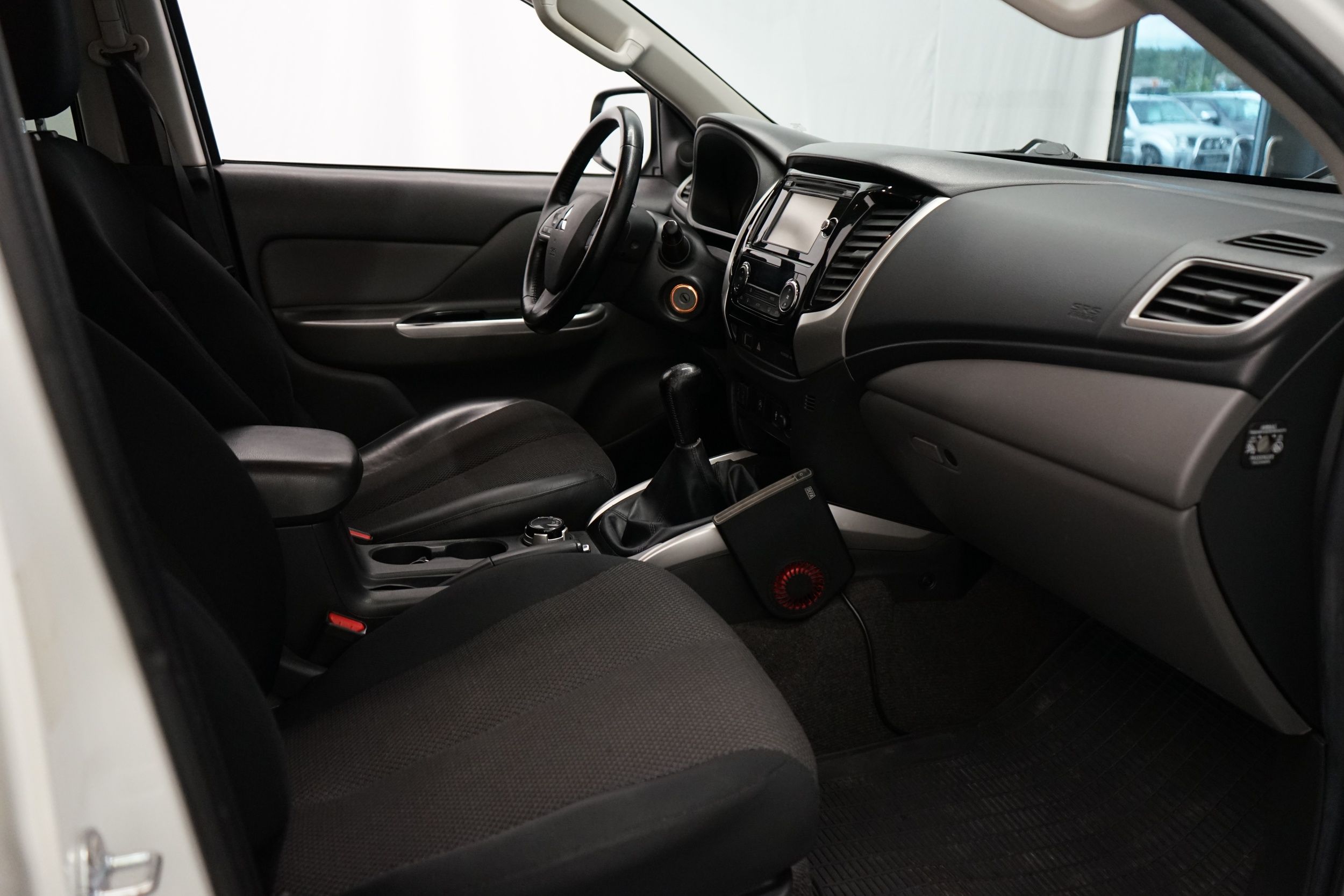 Mitsubishi L200 2015
