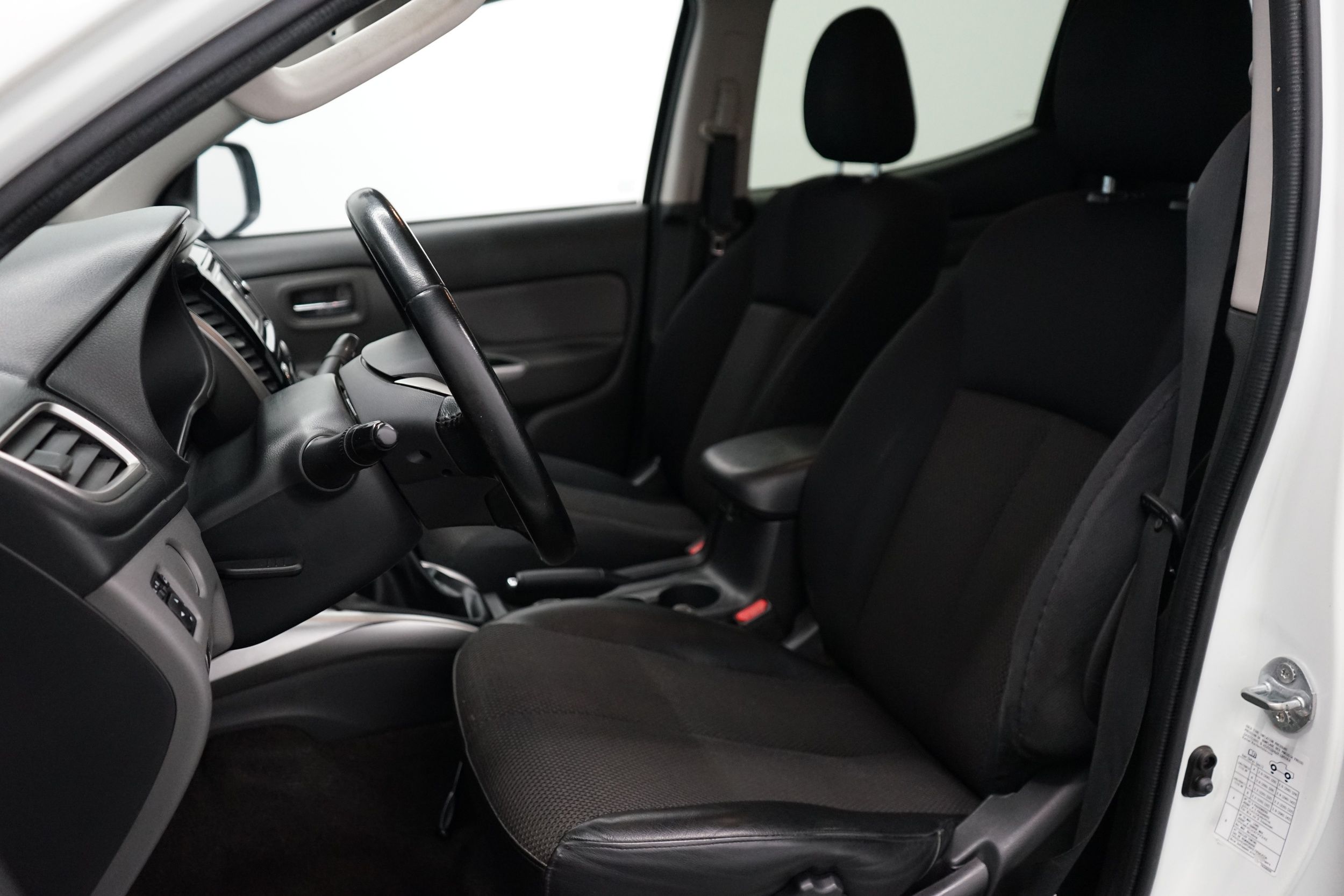 Mitsubishi L200 2015
