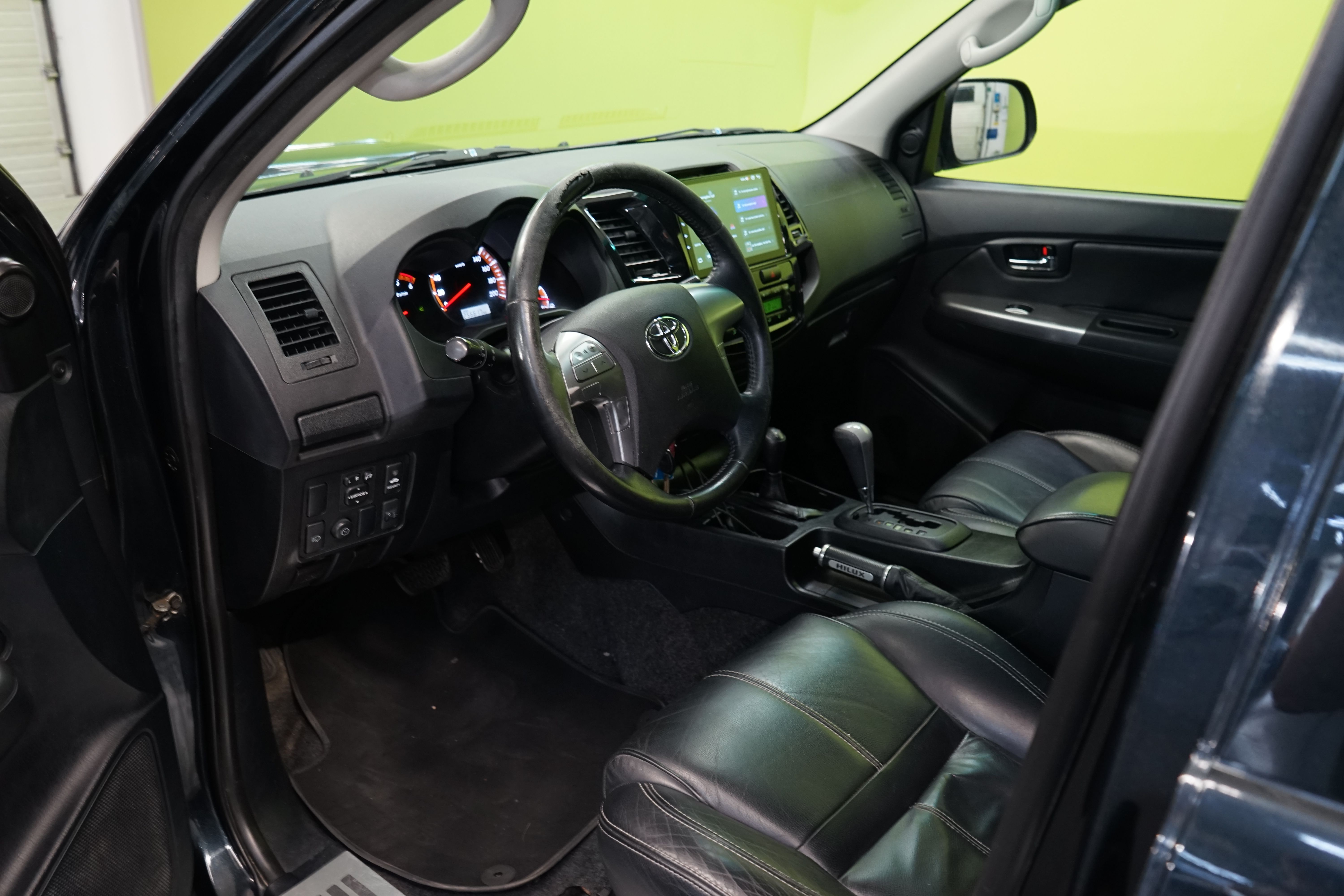 Toyota Hilux 2014