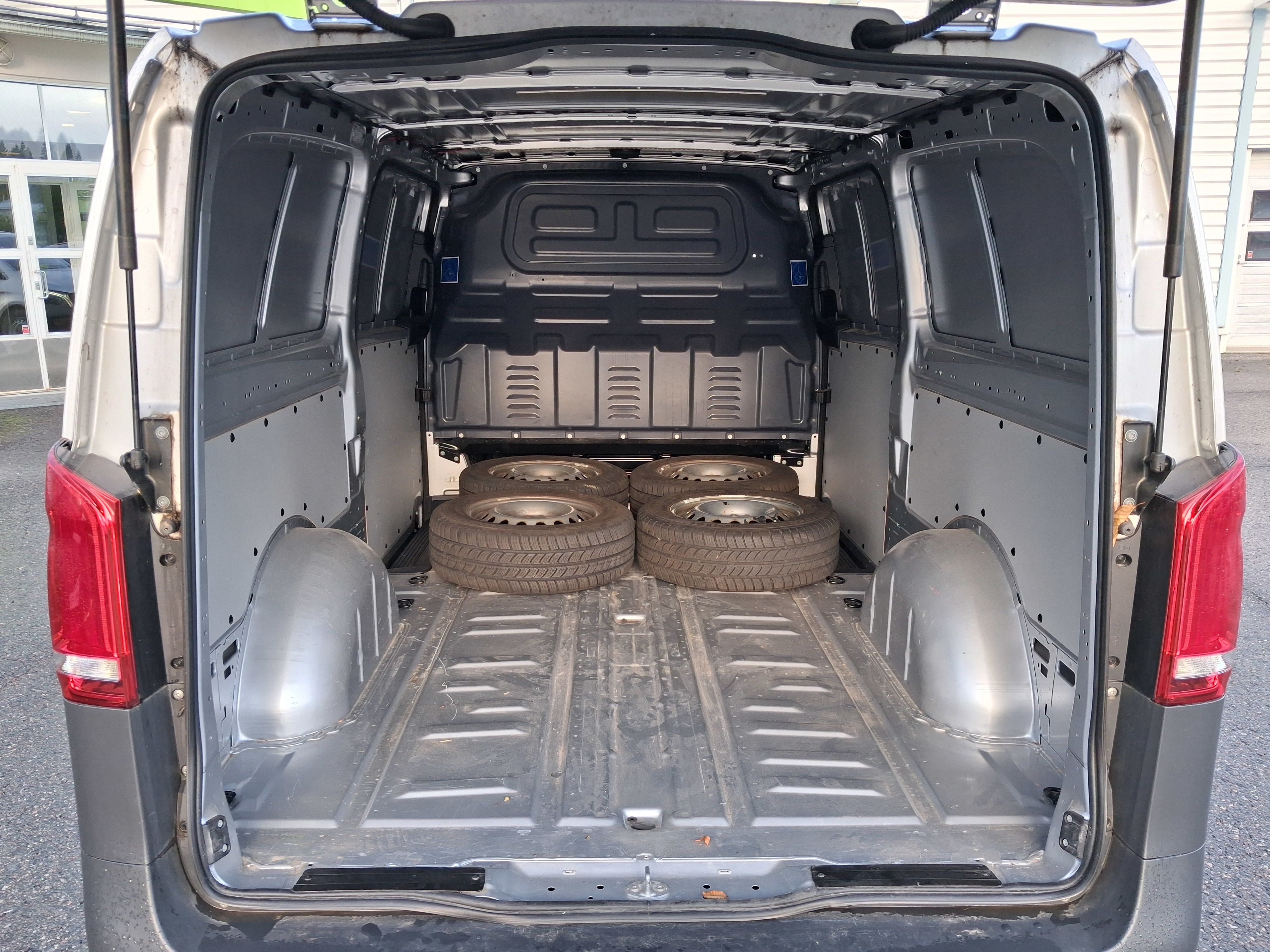 Mercedes-Benz Vito 2023