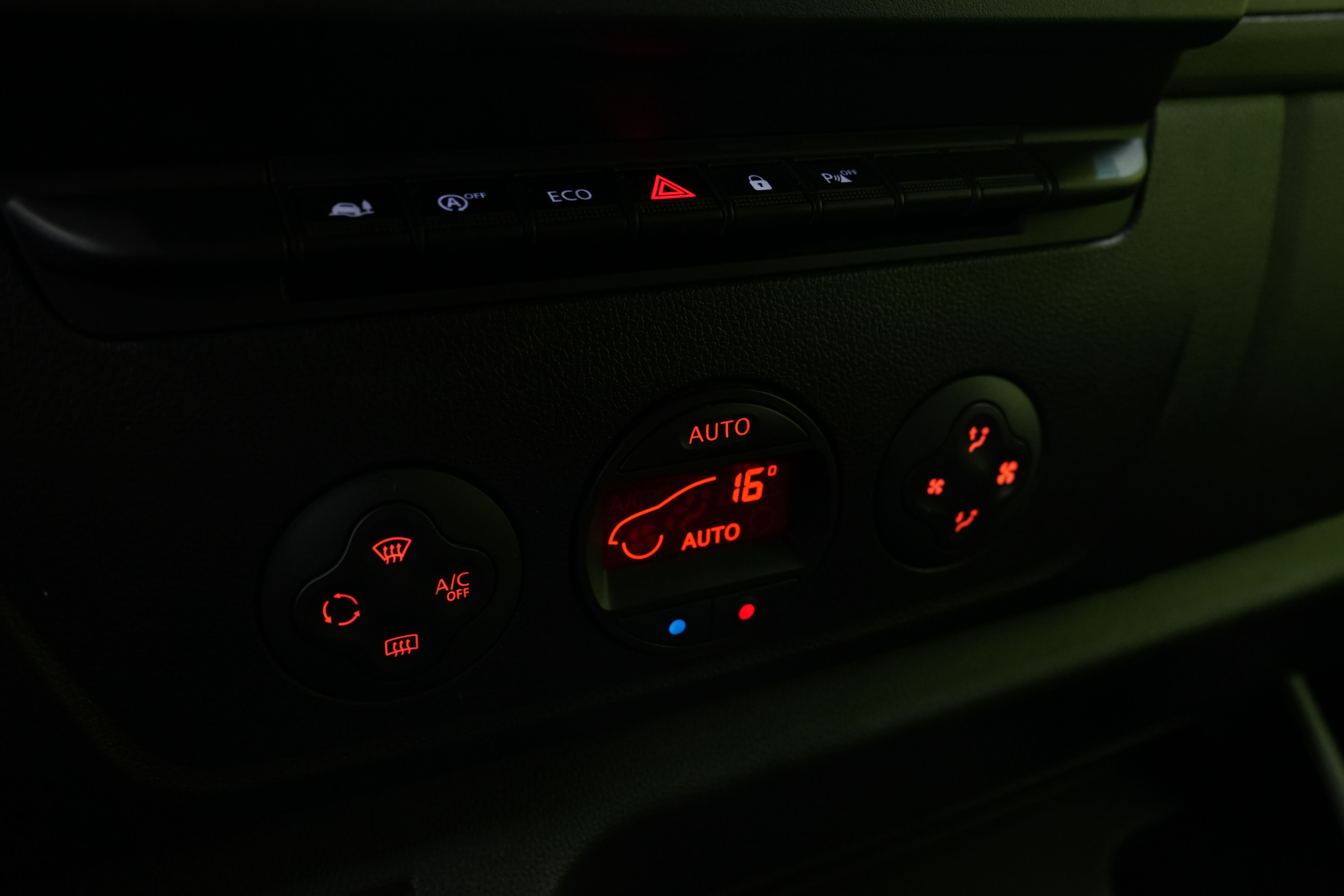Nissan NV400 2021