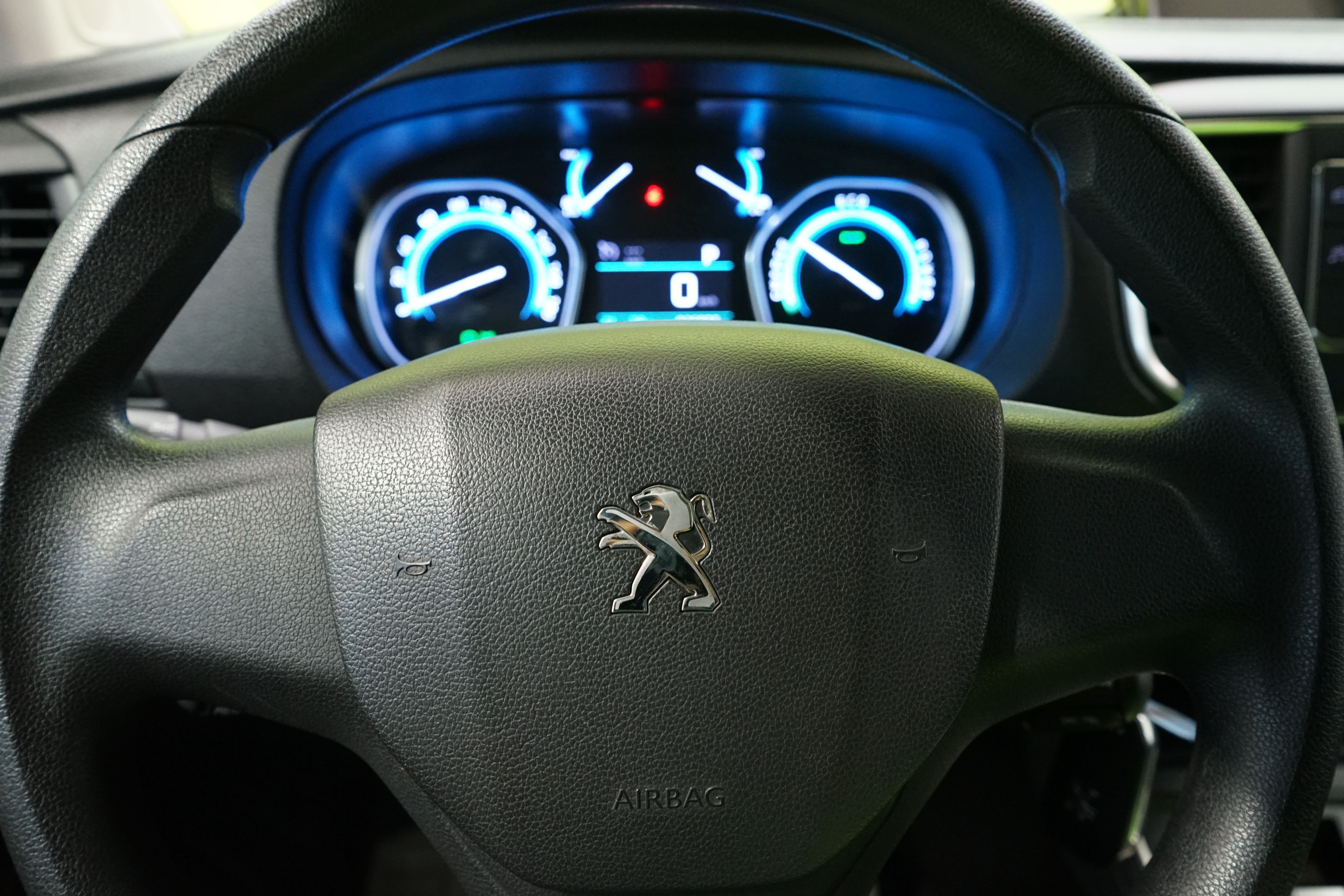 Peugeot e-Expert 2023