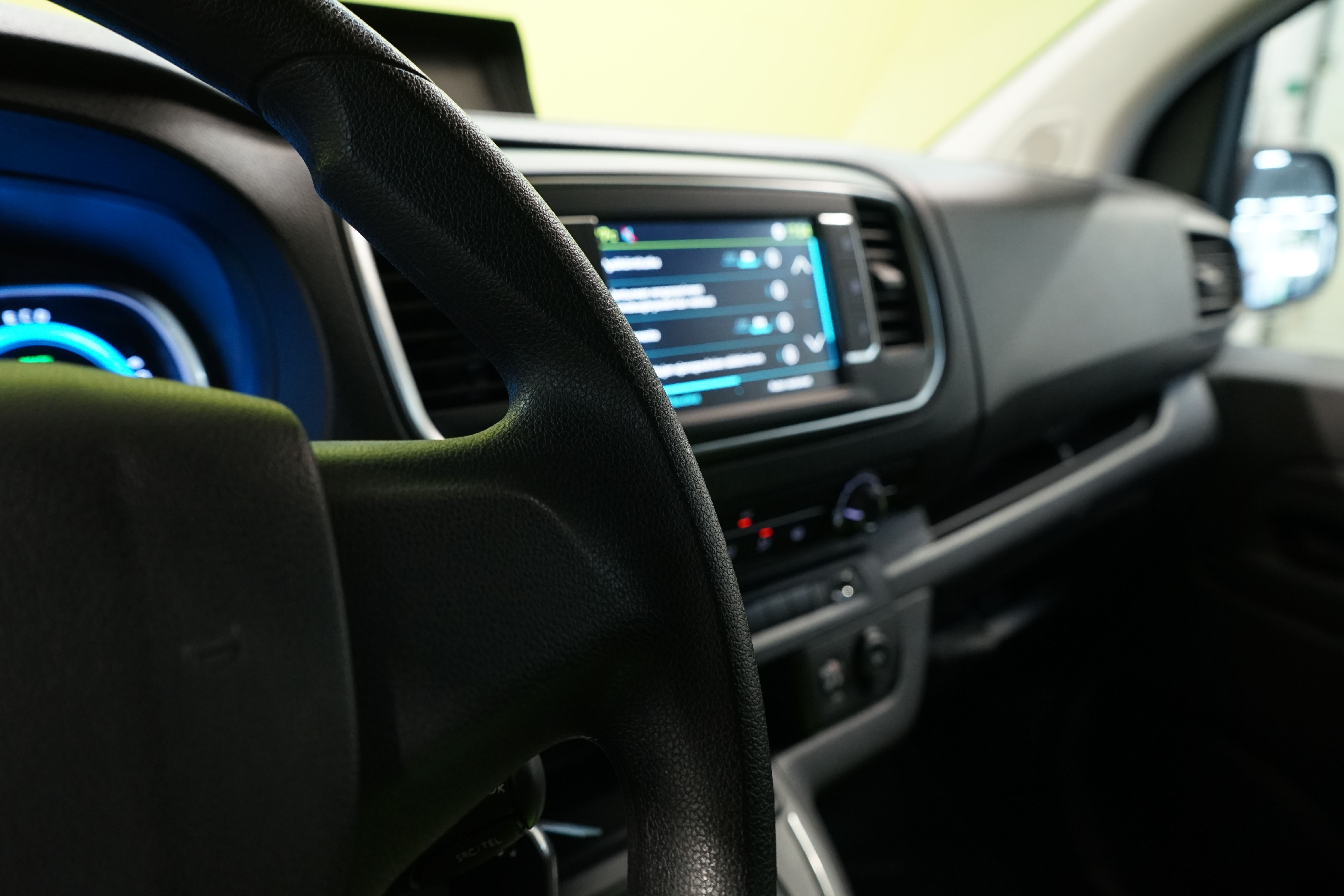 Peugeot e-Expert 2023